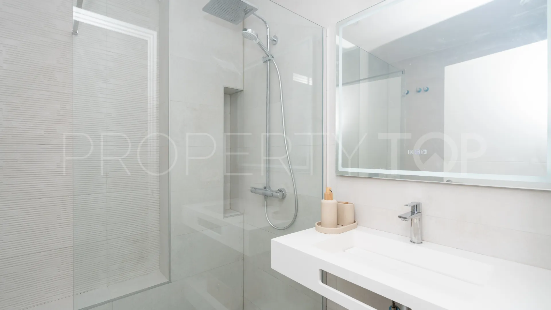 2 bedrooms apartment for sale in Estepona Town