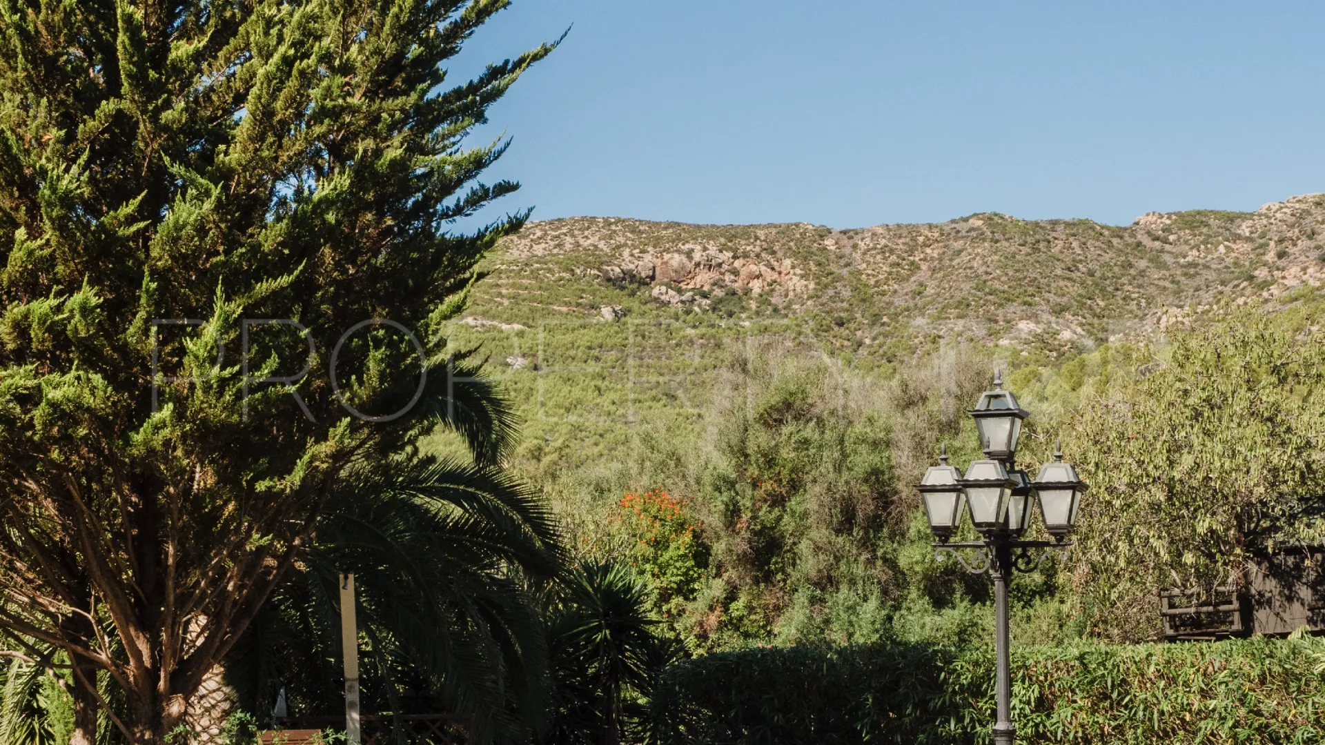 Se vende casa de campo de 4 dormitorios en Andratx