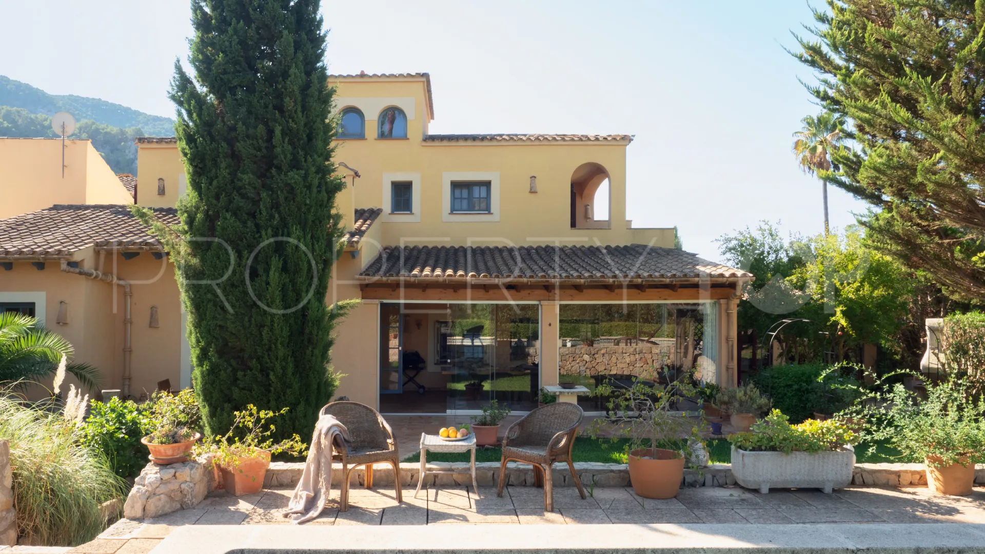 Se vende casa de campo de 4 dormitorios en Andratx