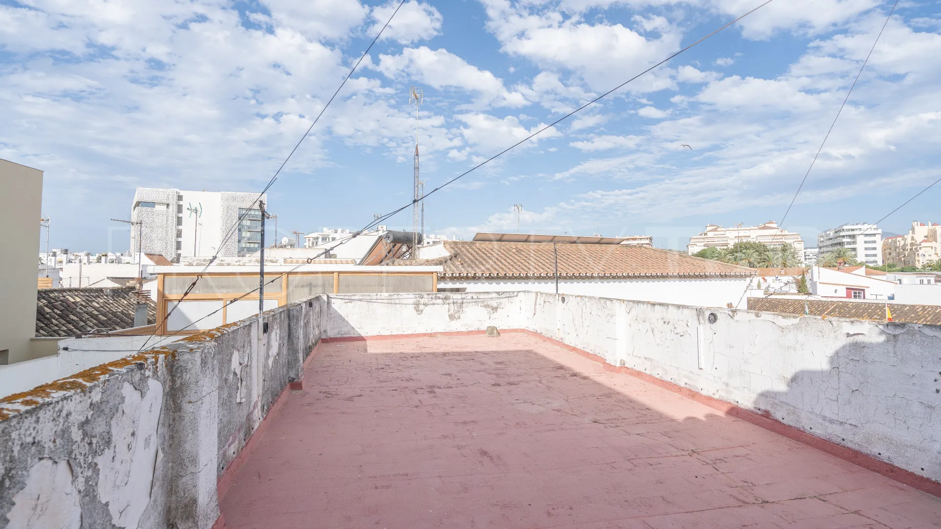 Adosado en venta de 6 dormitorios en Estepona Casco Antiguo