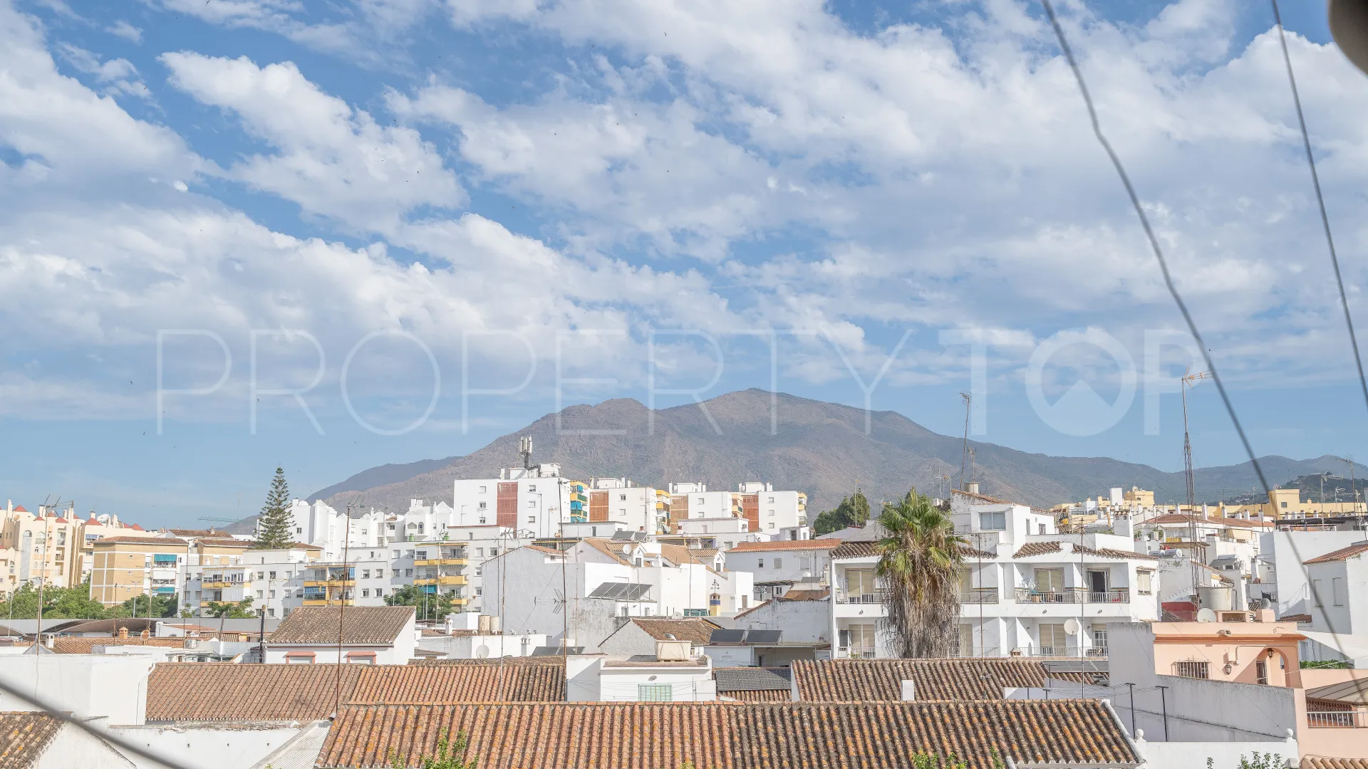 Adosado en venta de 6 dormitorios en Estepona Casco Antiguo