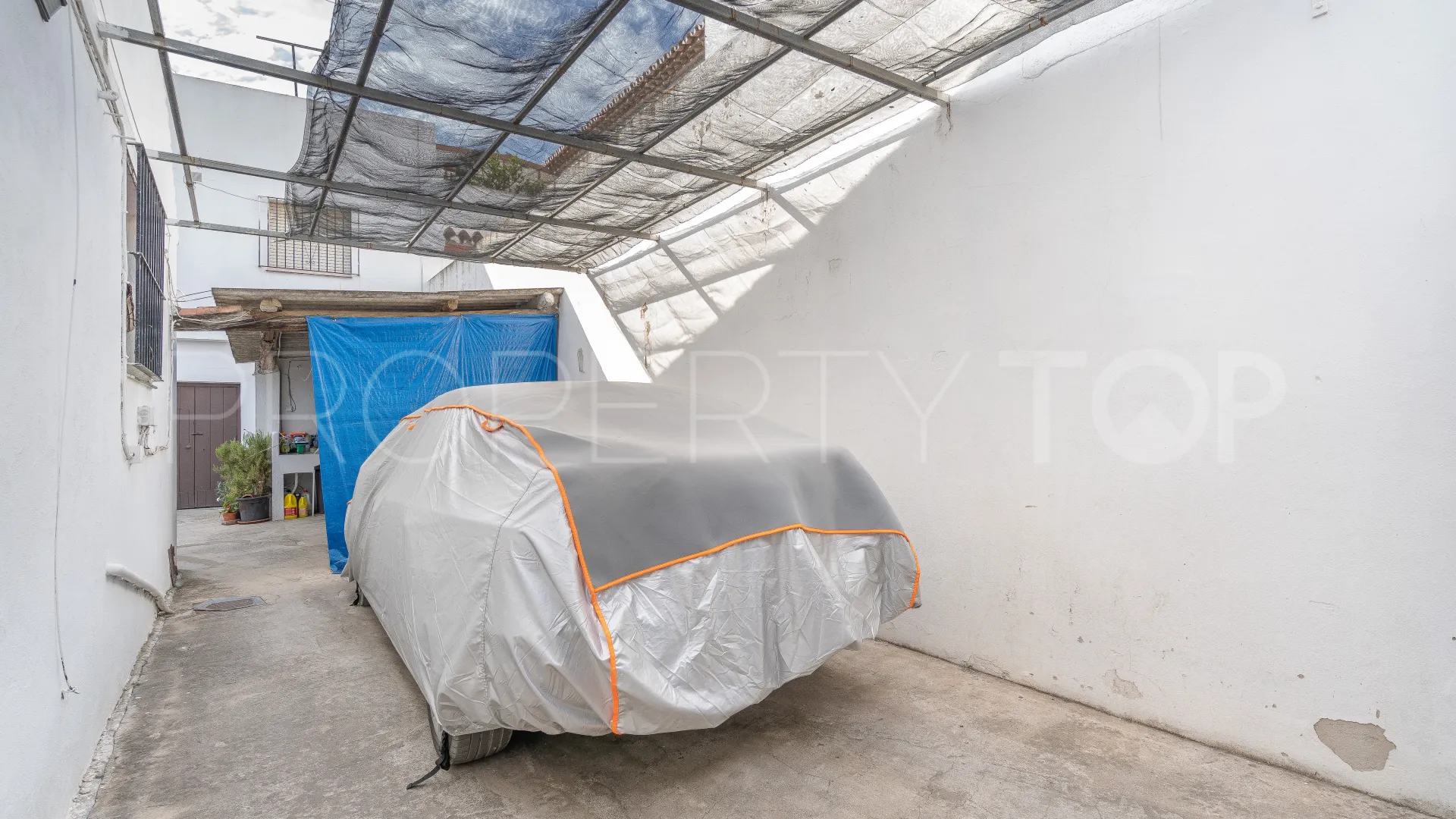 Adosado en venta de 6 dormitorios en Estepona Casco Antiguo