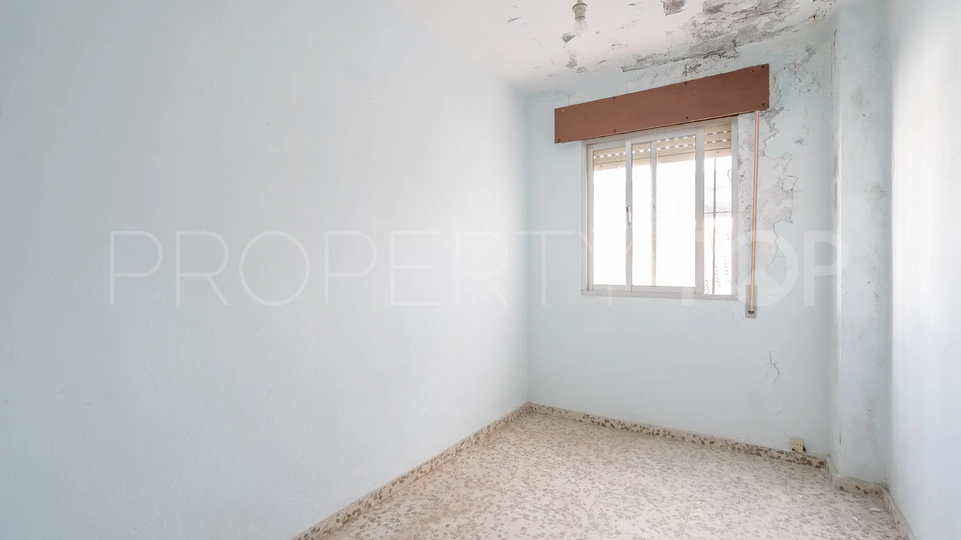 Adosado en venta de 6 dormitorios en Estepona Casco Antiguo