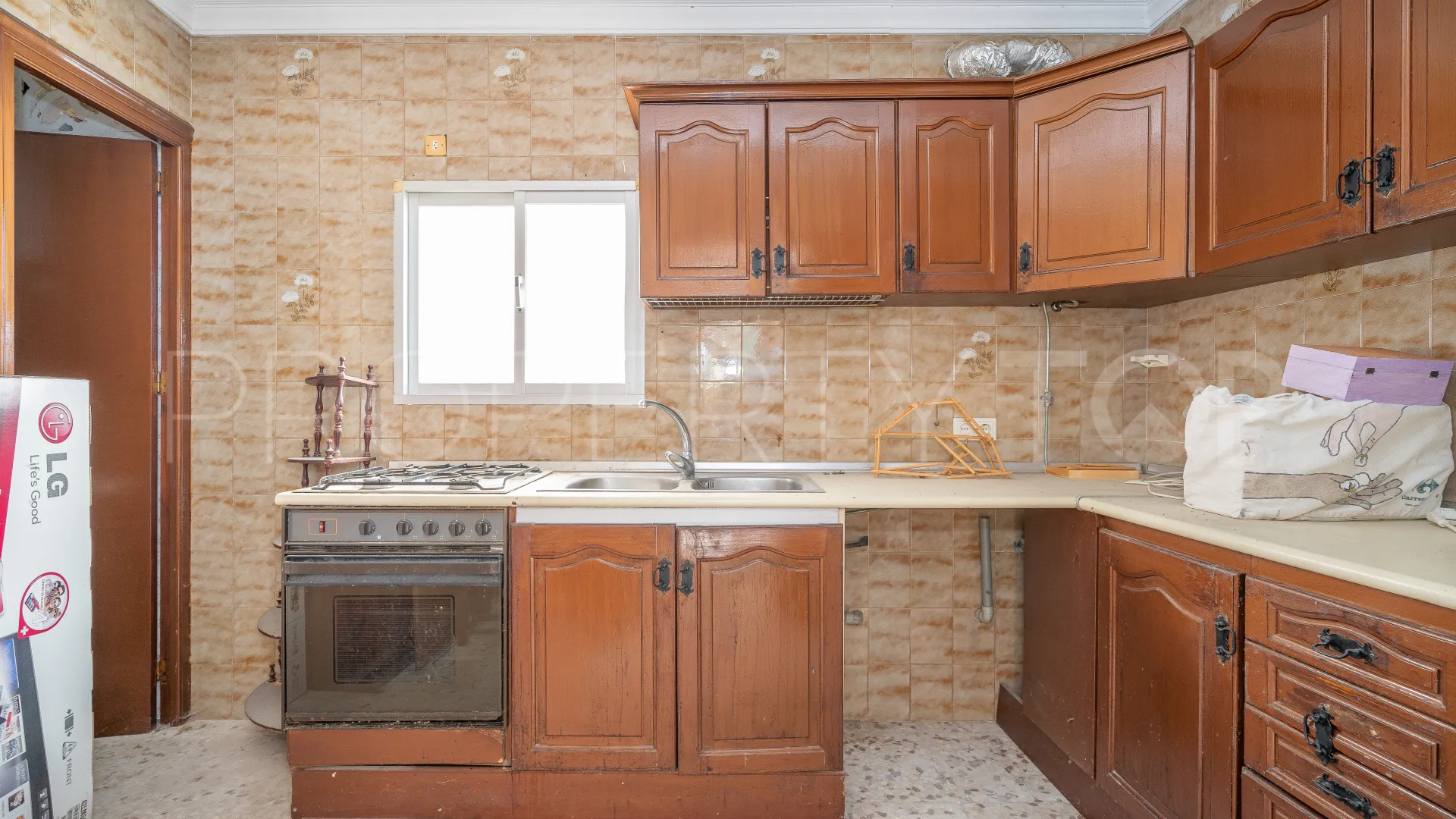 Adosado en venta de 6 dormitorios en Estepona Casco Antiguo