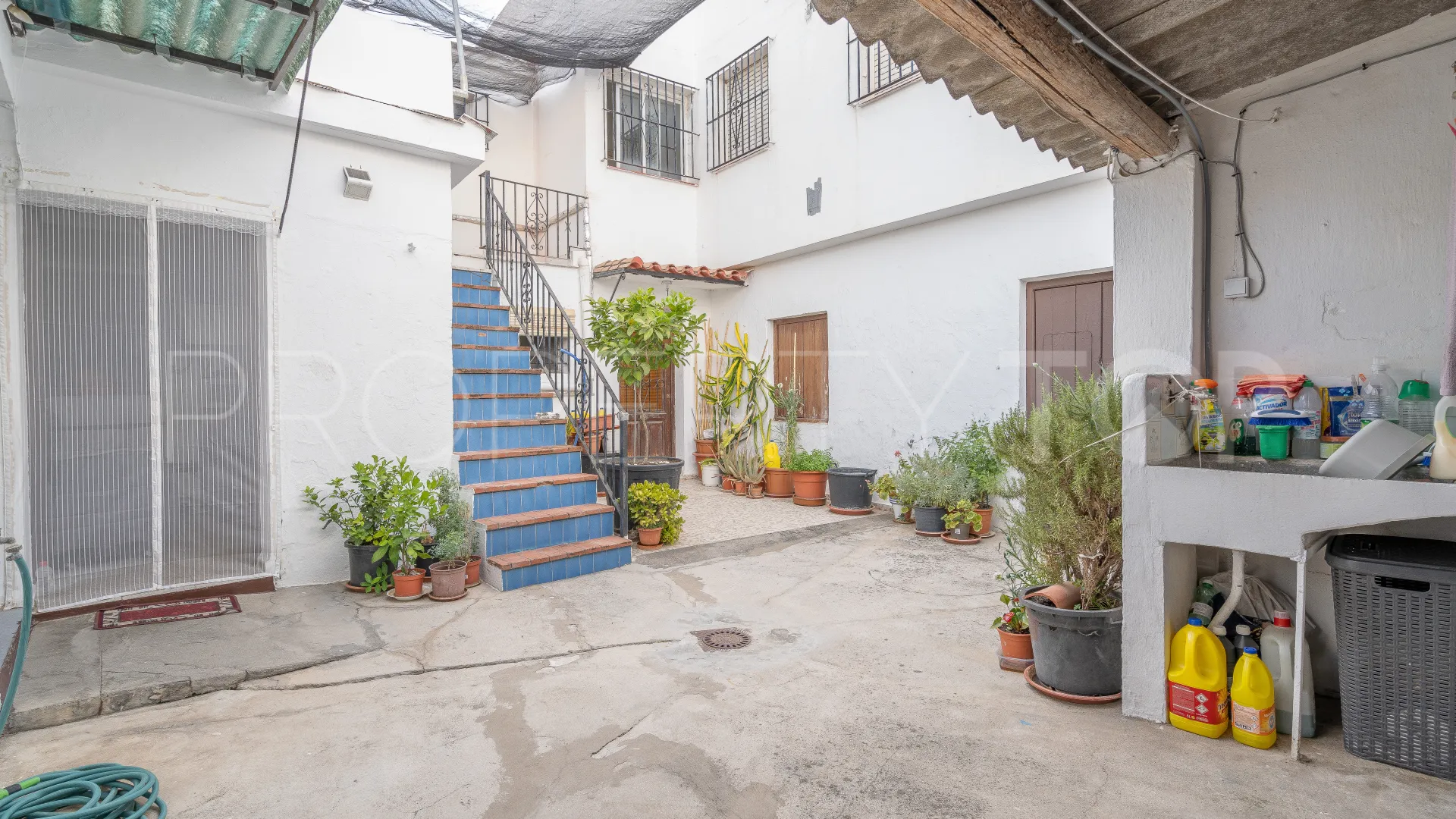 Adosado en venta de 6 dormitorios en Estepona Casco Antiguo