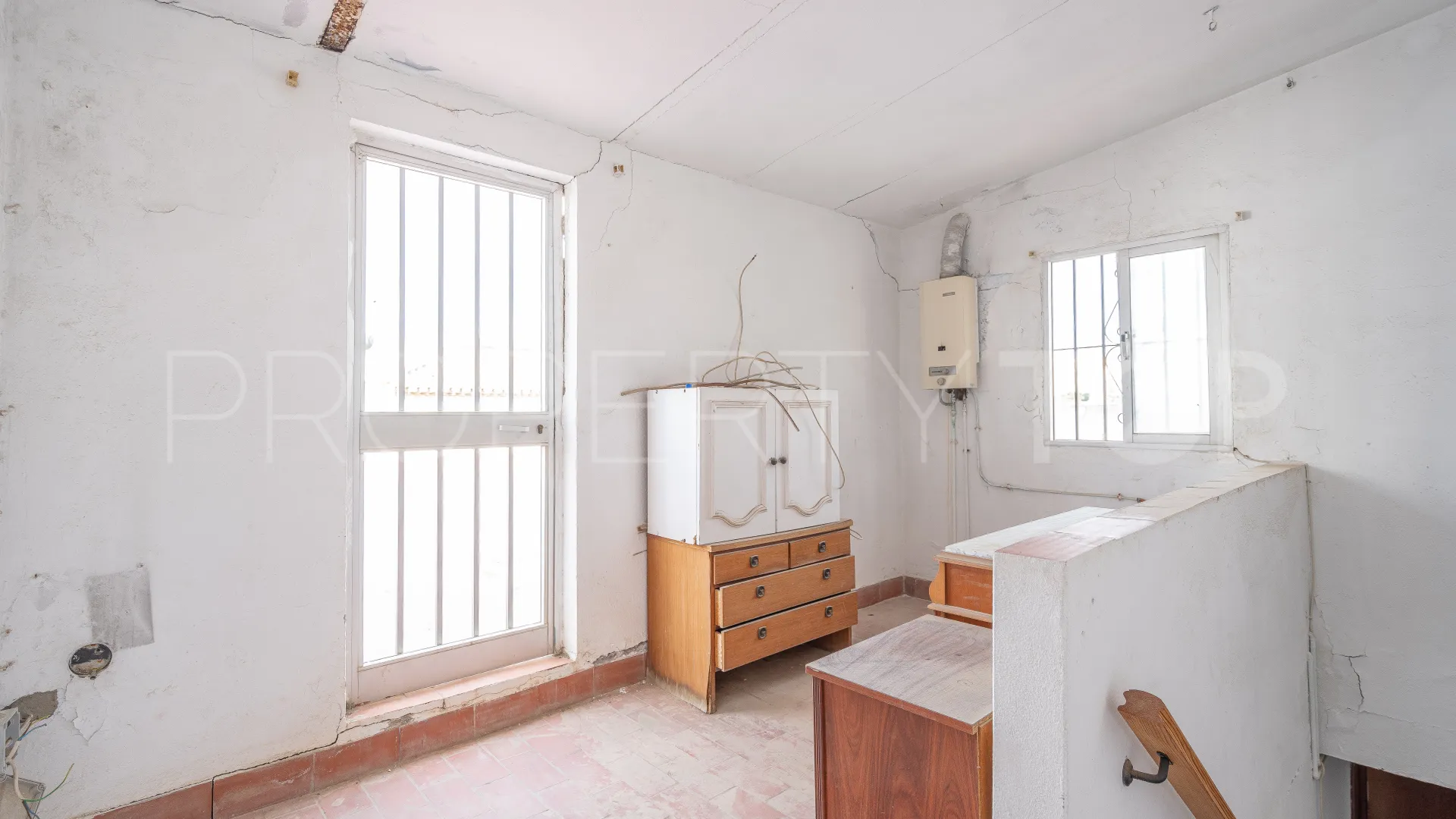 Adosado en venta de 6 dormitorios en Estepona Casco Antiguo