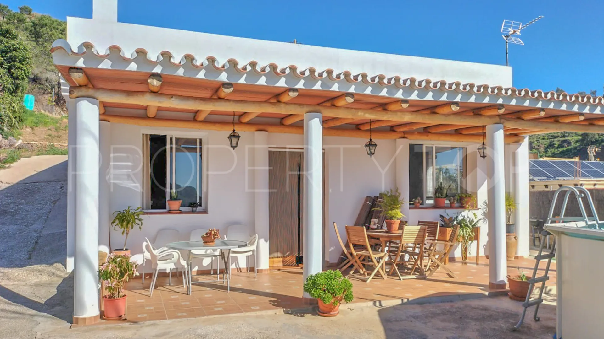 Finca de 3 dormitorios a la venta en Guadalobon