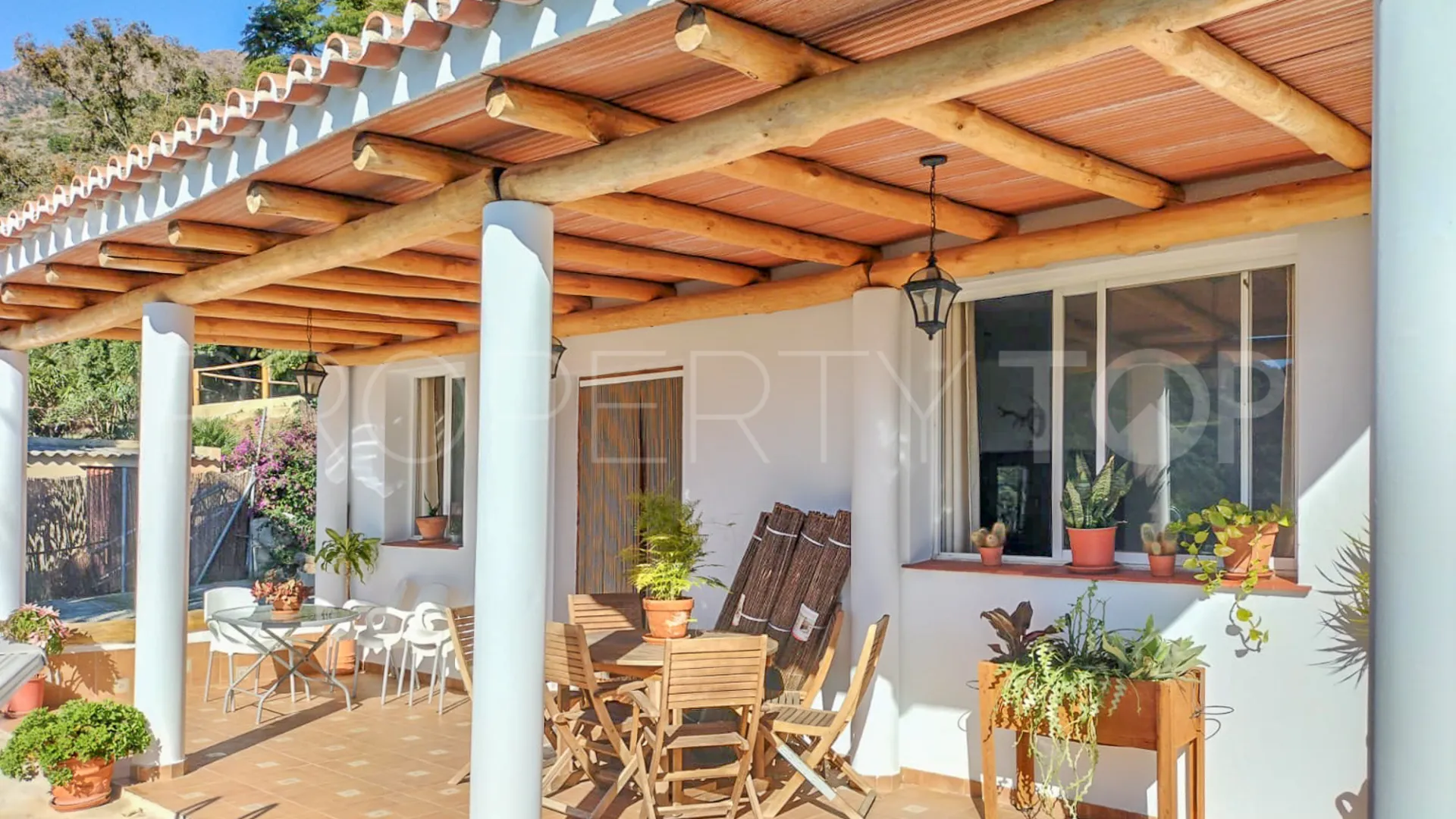 Finca de 3 dormitorios a la venta en Guadalobon