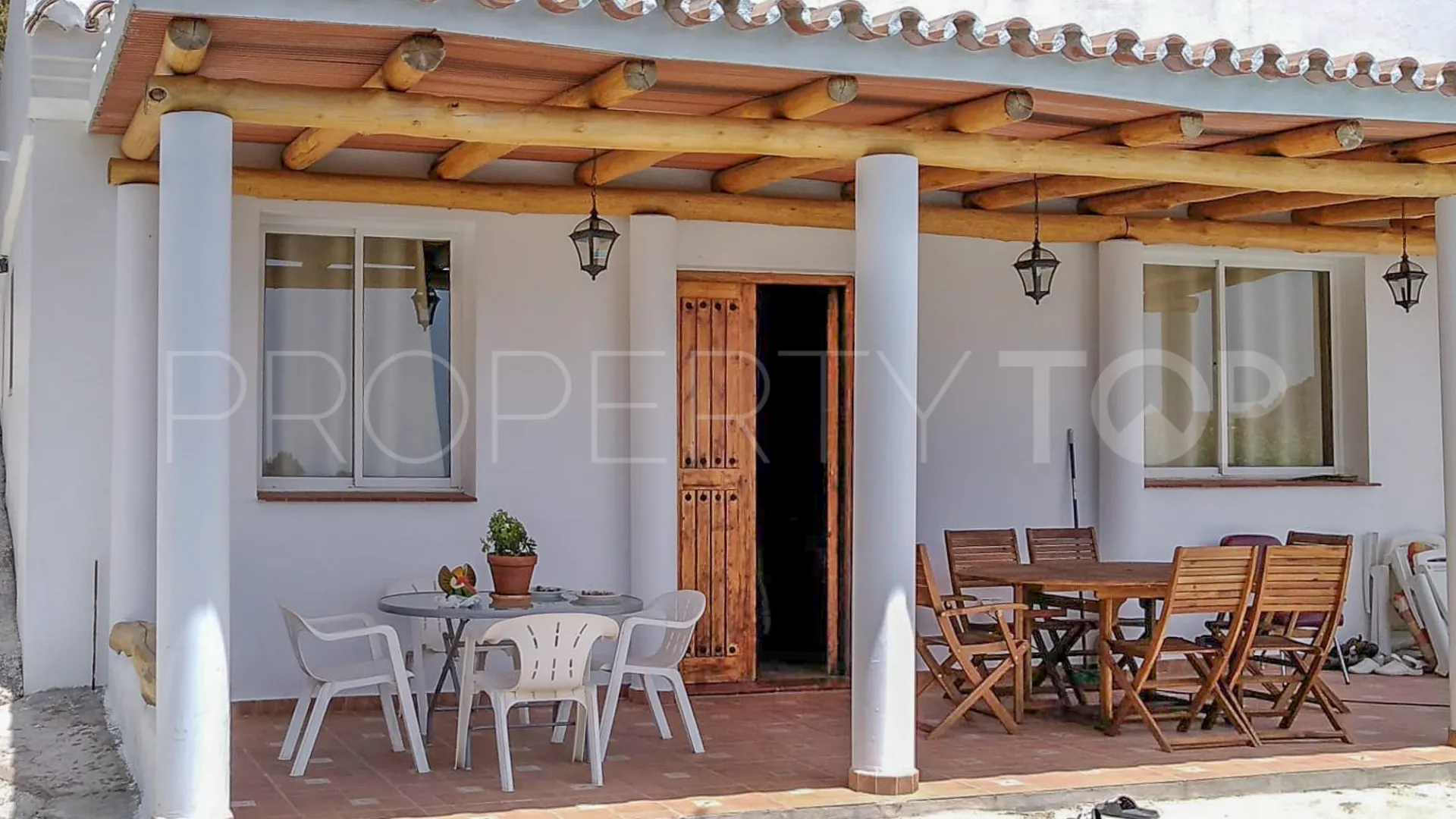 Finca de 3 dormitorios a la venta en Guadalobon