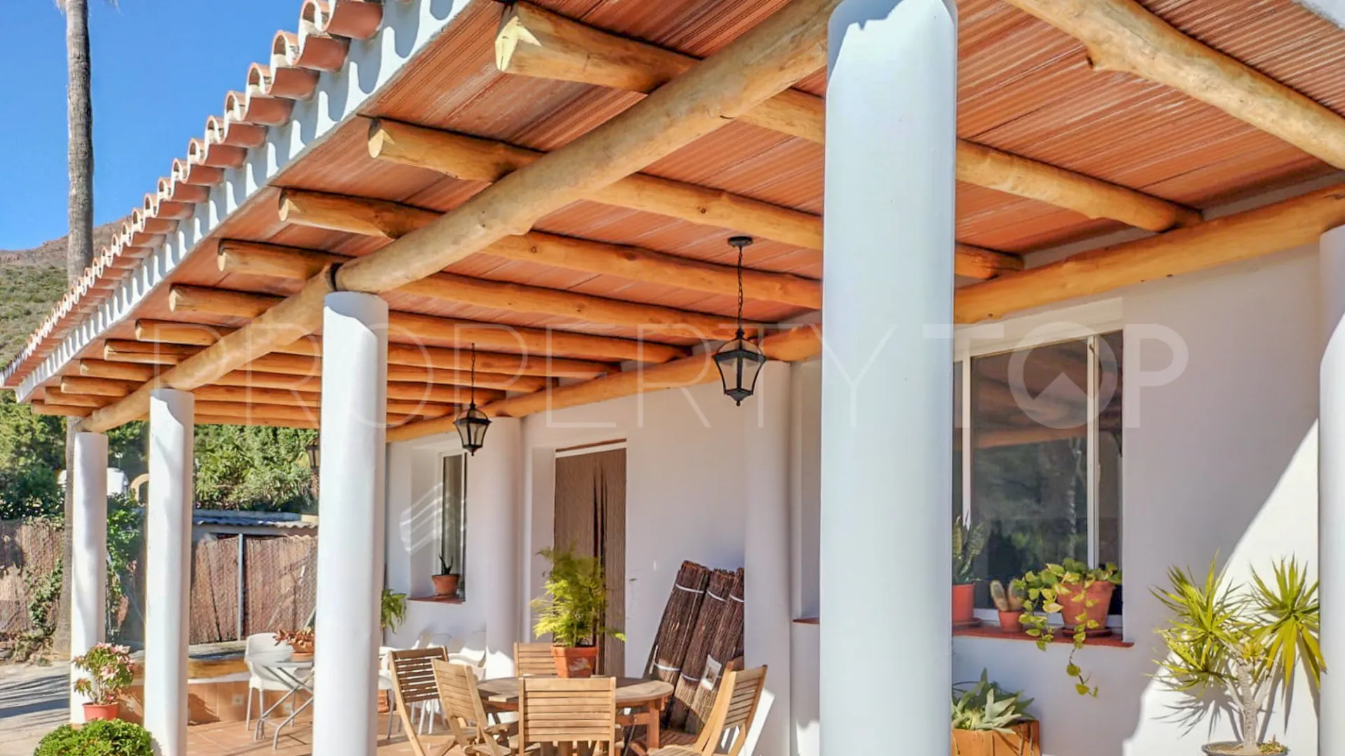 Finca de 3 dormitorios a la venta en Guadalobon