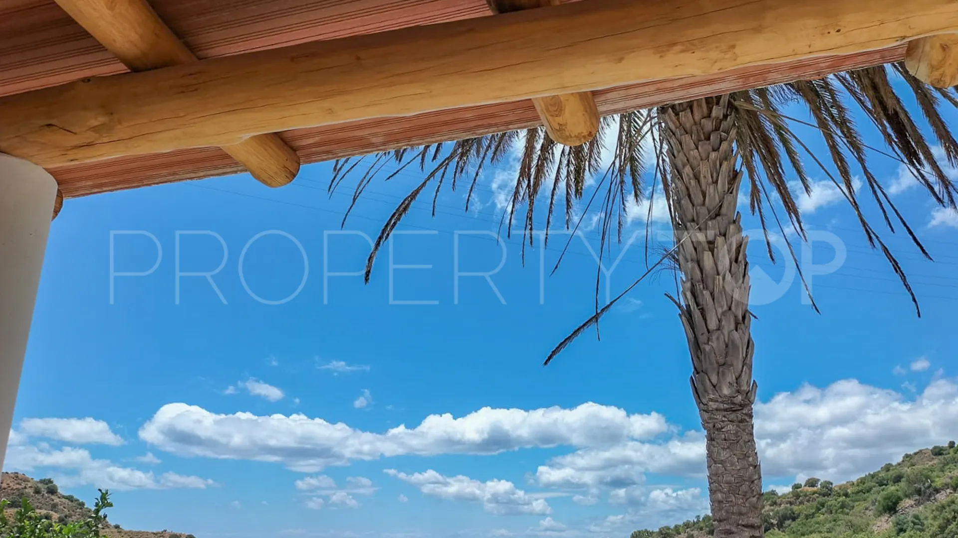 Finca de 3 dormitorios a la venta en Guadalobon
