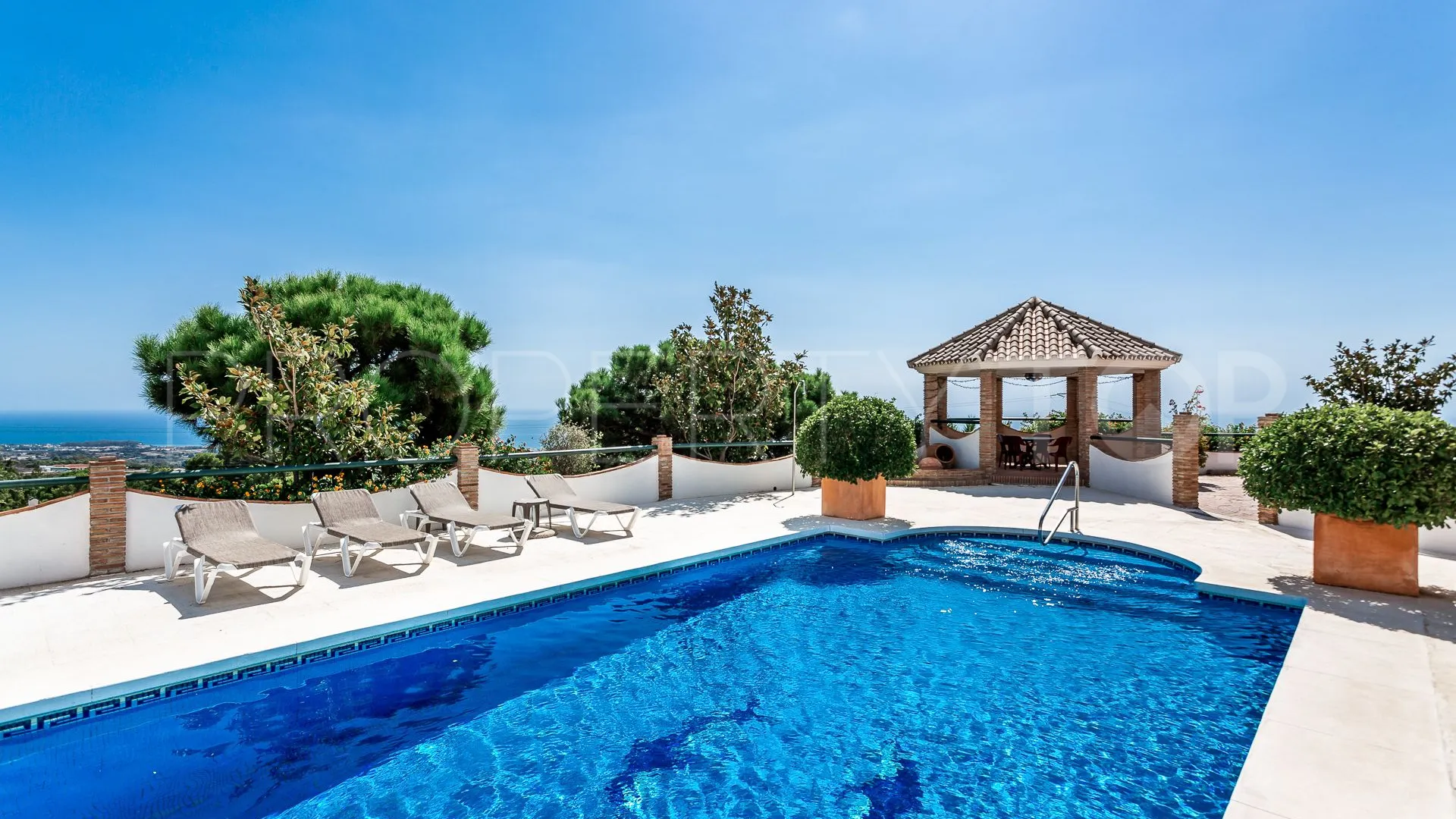 Villa a la venta en Altos de Estepona de 6 dormitorios