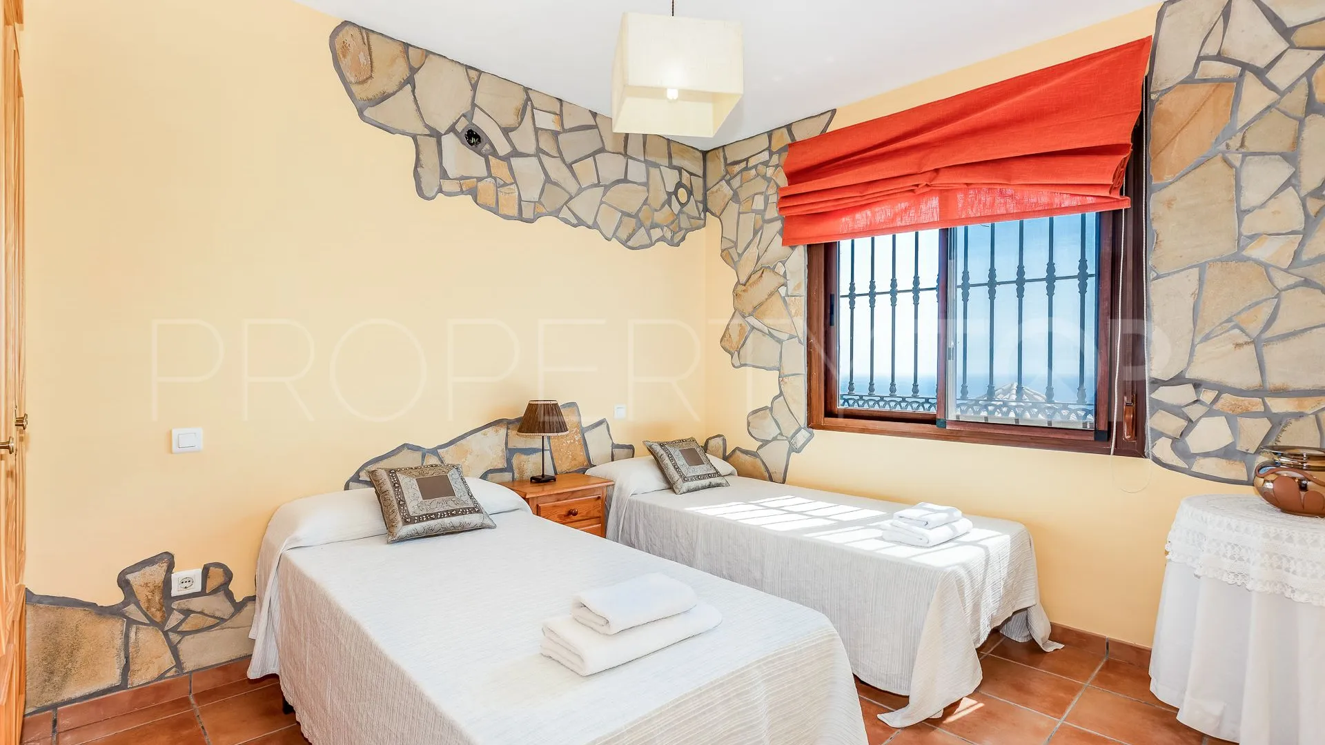 Villa a la venta en Altos de Estepona de 6 dormitorios