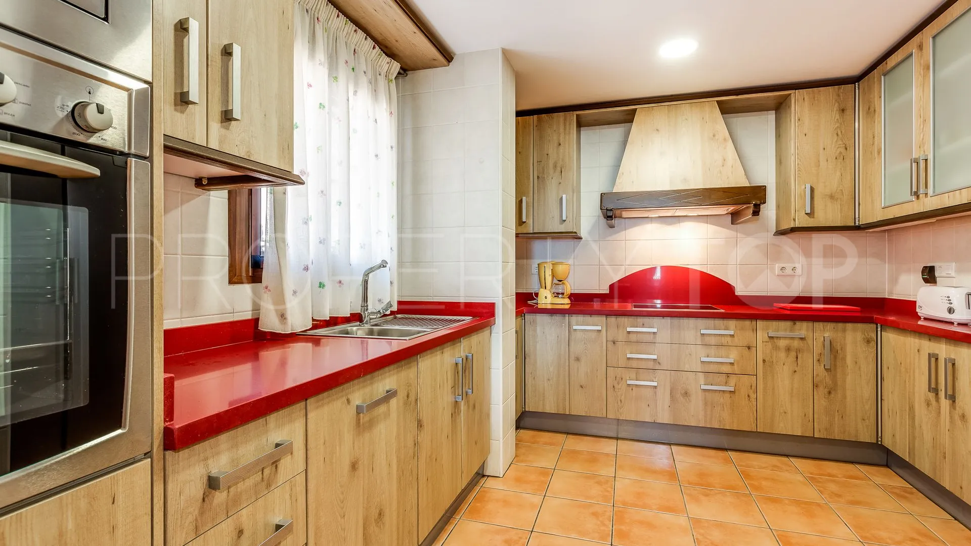 Villa a la venta en Altos de Estepona de 6 dormitorios