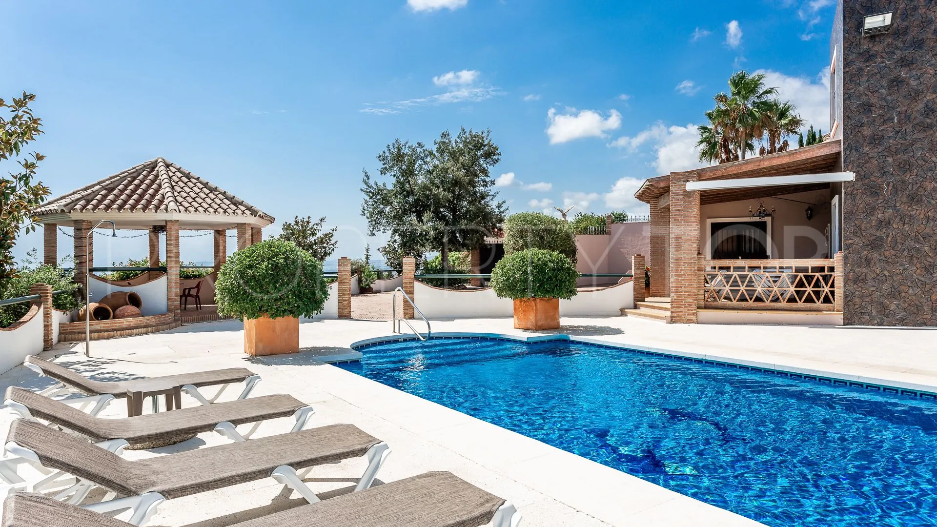 Villa a la venta en Altos de Estepona de 6 dormitorios