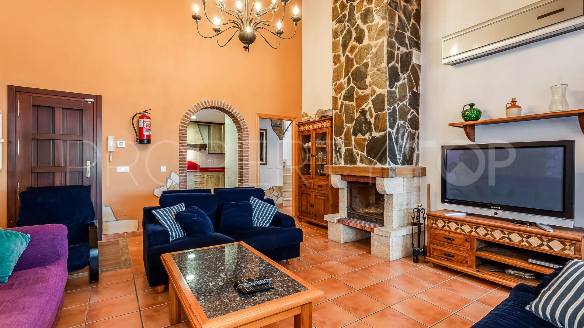 Villa a la venta en Altos de Estepona de 6 dormitorios