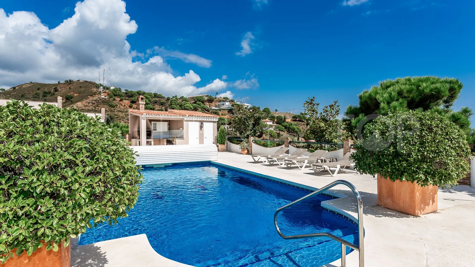 Villa a la venta en Altos de Estepona de 6 dormitorios