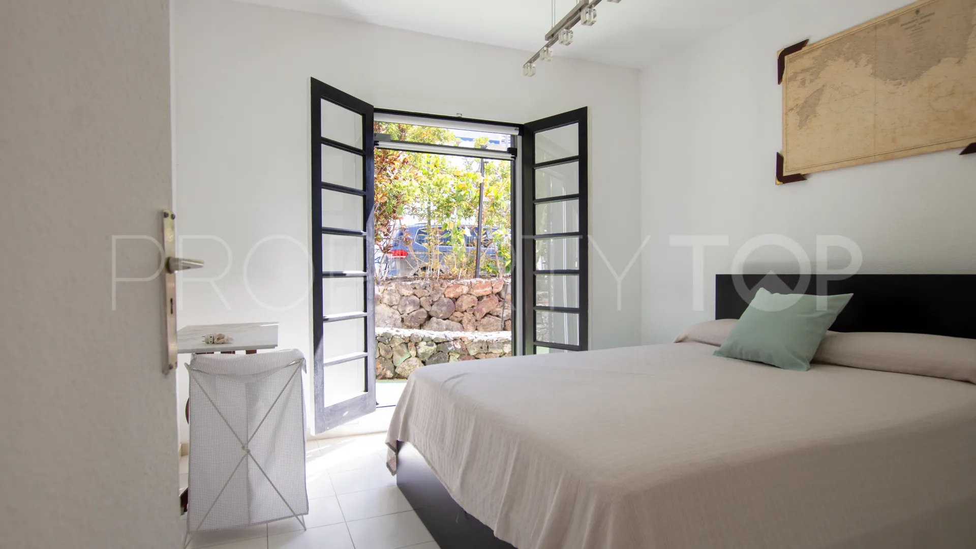 For sale apartment in Los Cristianos with 2 bedrooms