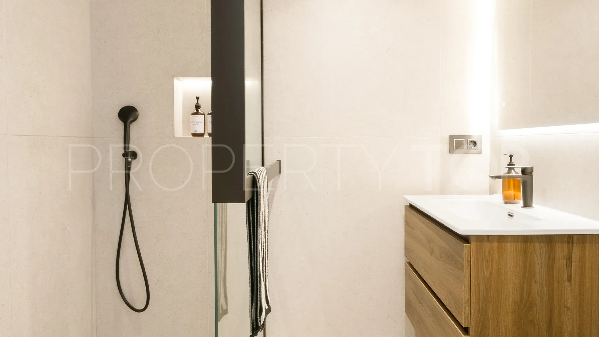 Apartamento planta baja en venta con 2 dormitorios en Señorio de Gonzaga
