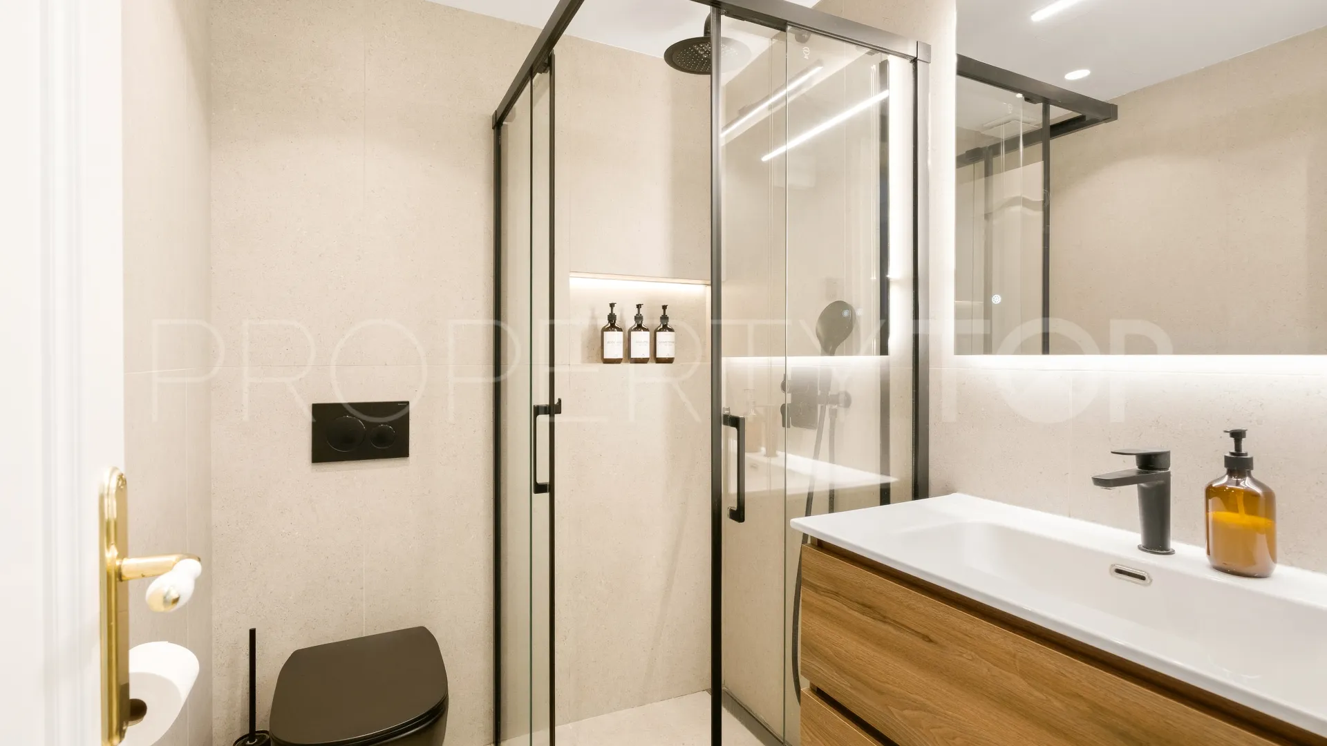 Apartamento planta baja en venta con 2 dormitorios en Señorio de Gonzaga