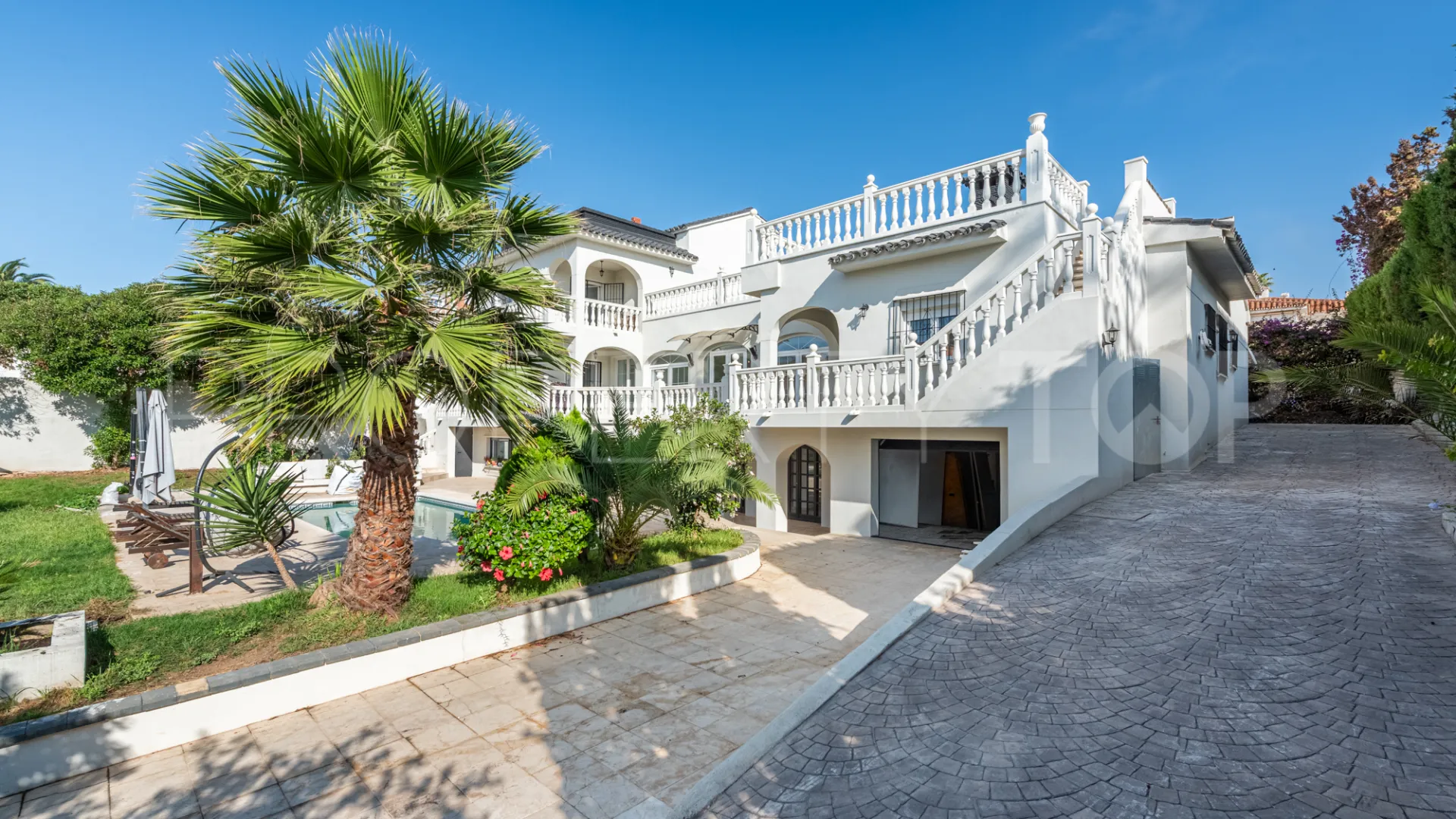 Comprar villa con 7 dormitorios en Mijas Costa
