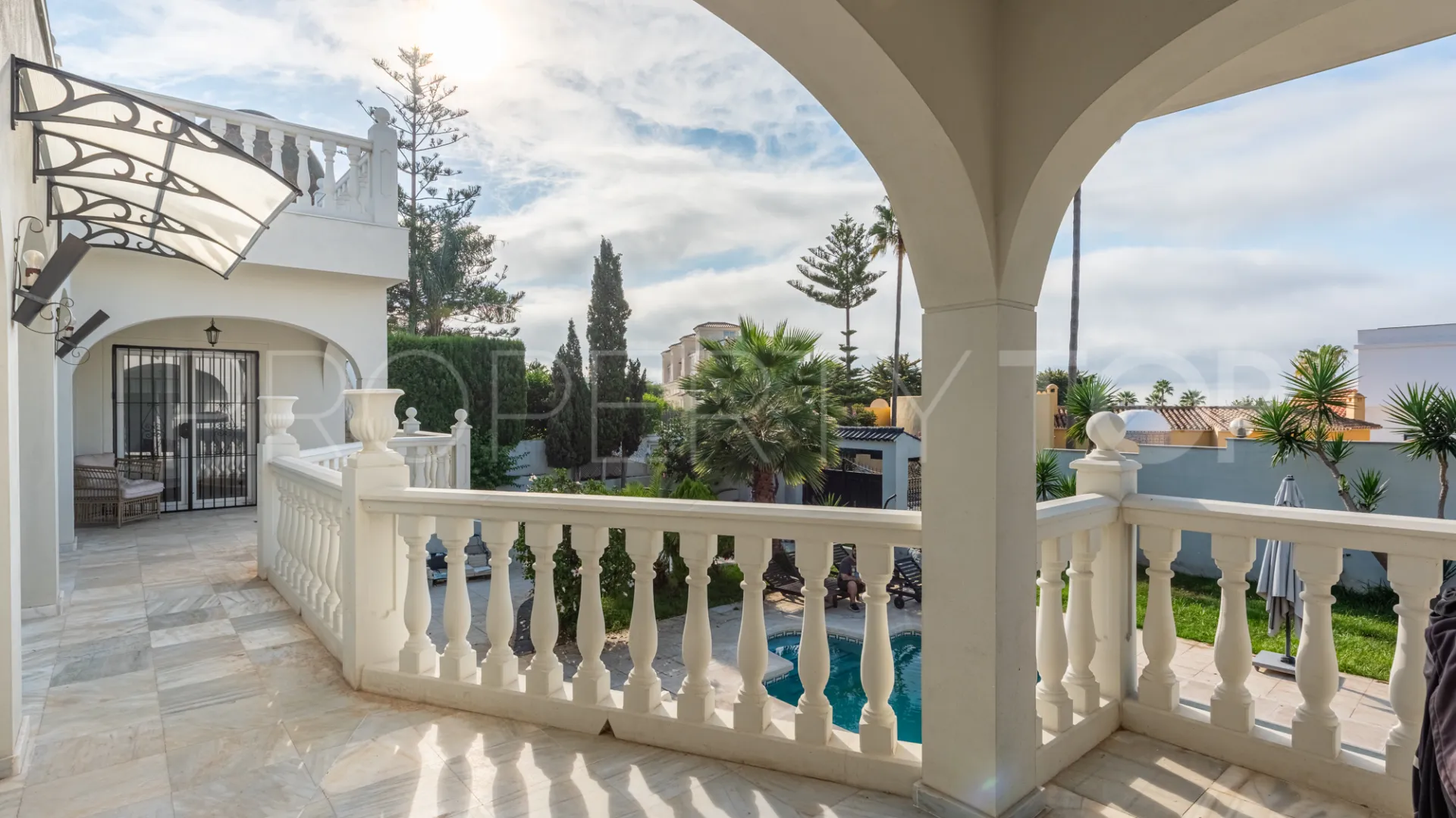 Comprar villa con 7 dormitorios en Mijas Costa