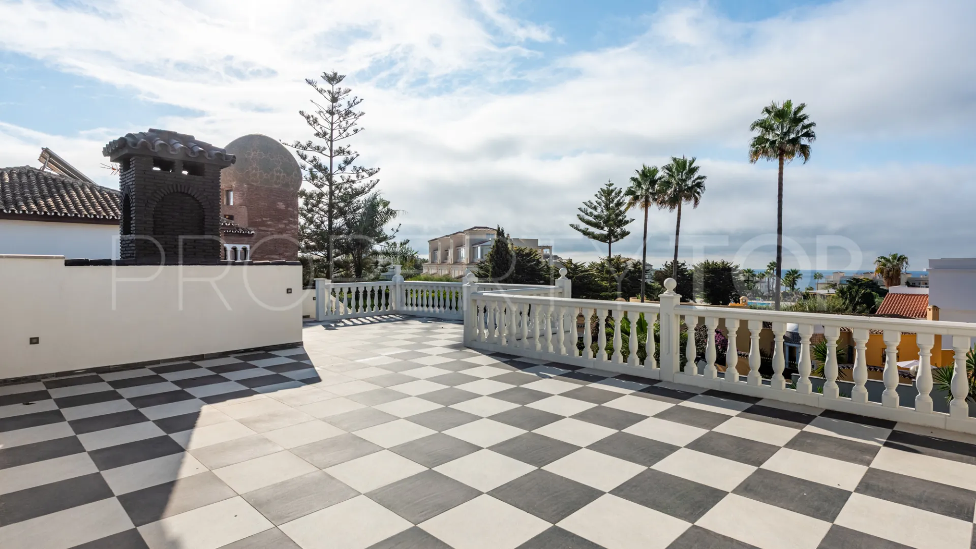 Comprar villa con 7 dormitorios en Mijas Costa