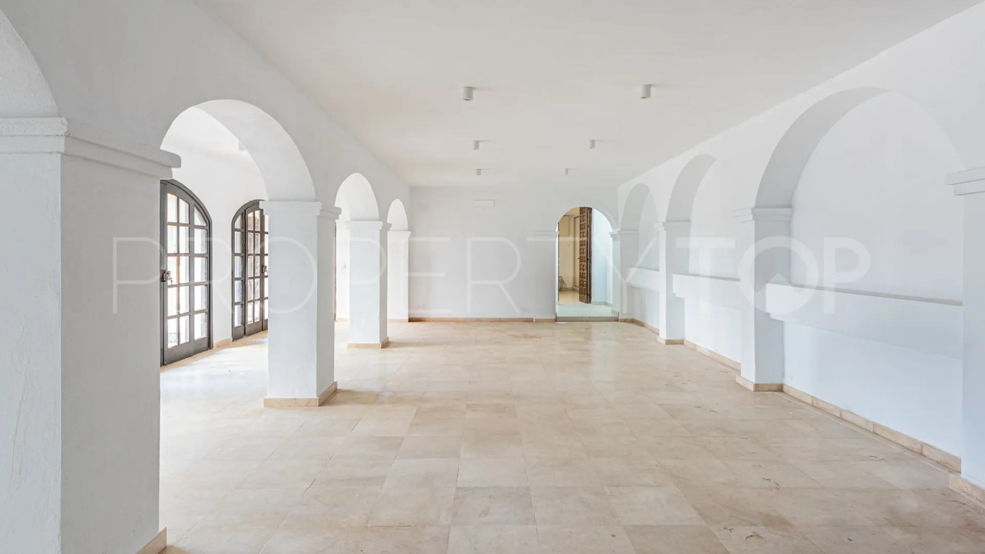 Comprar villa con 7 dormitorios en Mijas Costa