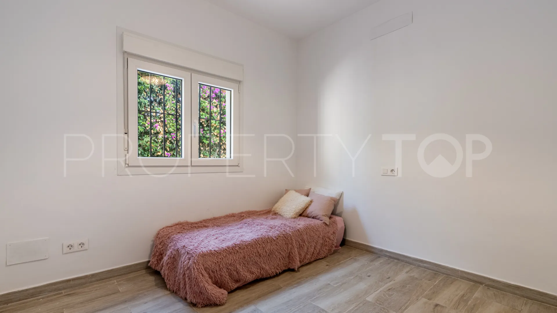 Comprar villa con 7 dormitorios en Mijas Costa
