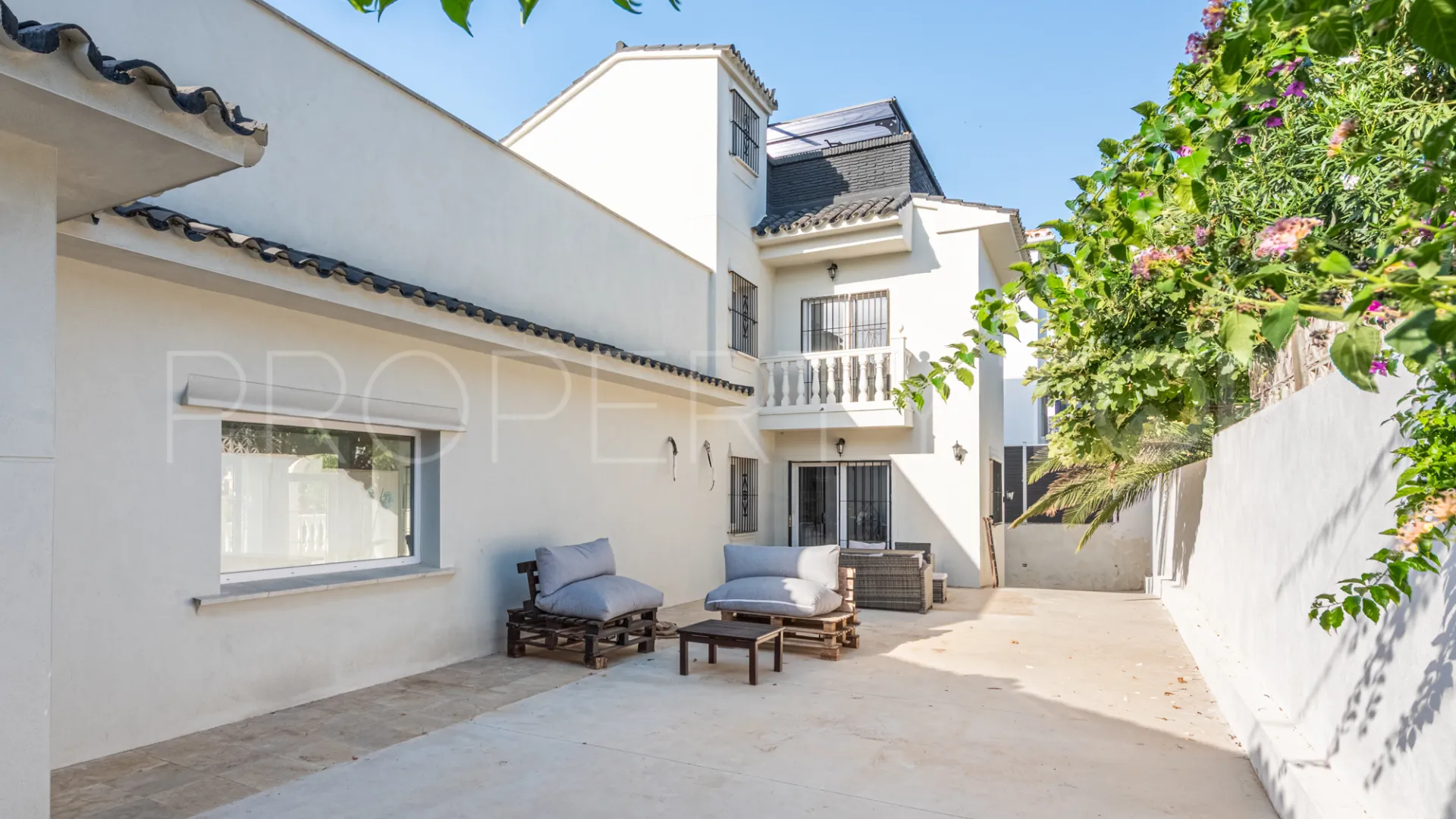 Comprar villa con 7 dormitorios en Mijas Costa