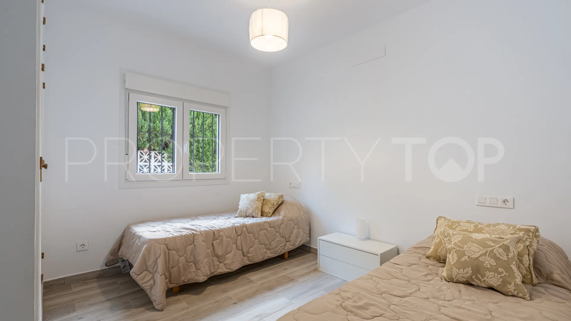 Comprar villa con 7 dormitorios en Mijas Costa