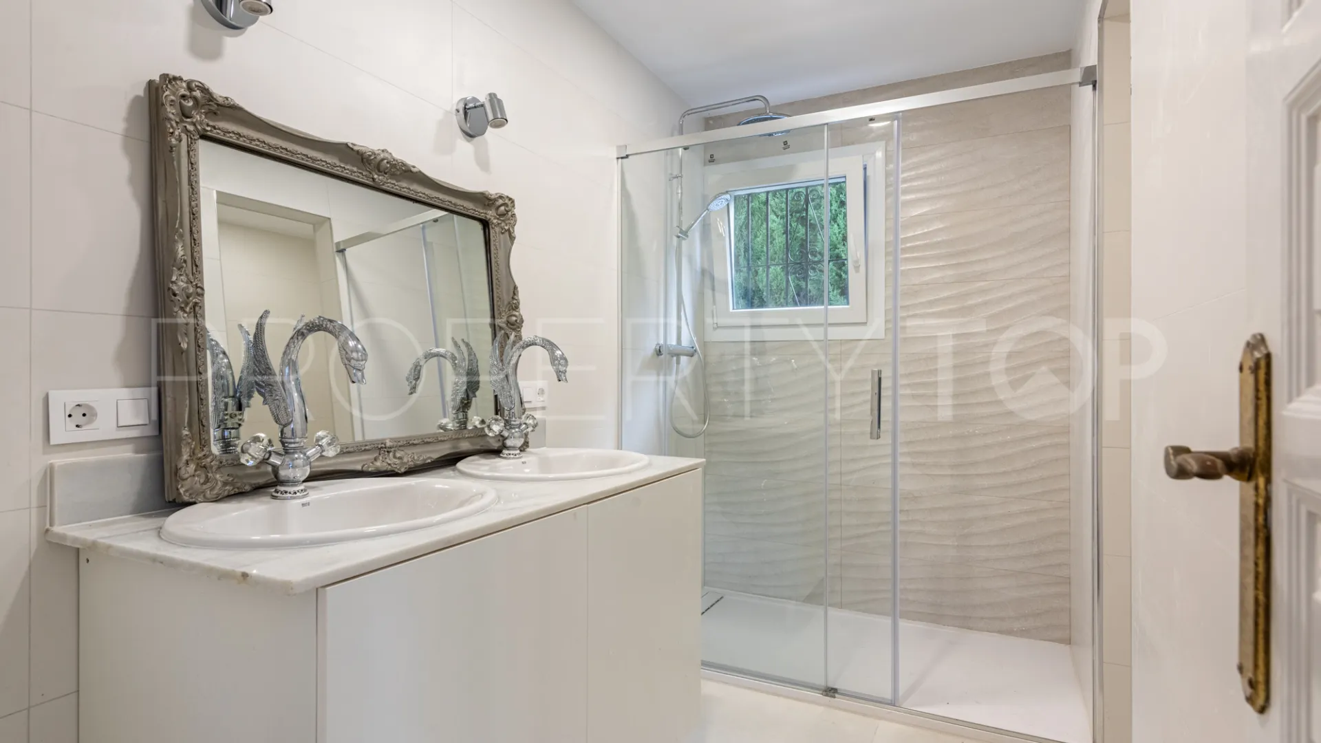 Comprar villa con 7 dormitorios en Mijas Costa