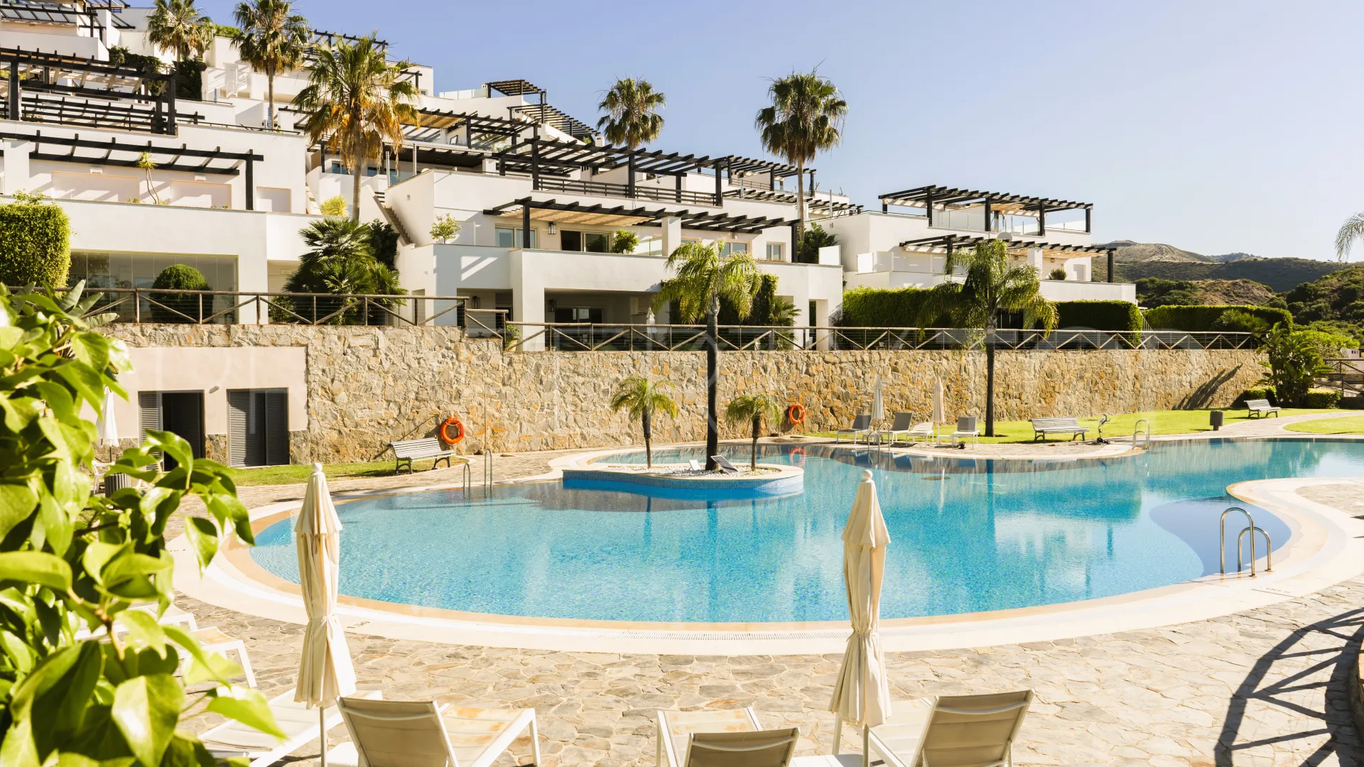 Ático en venta en Marbella Este de 3 dormitorios