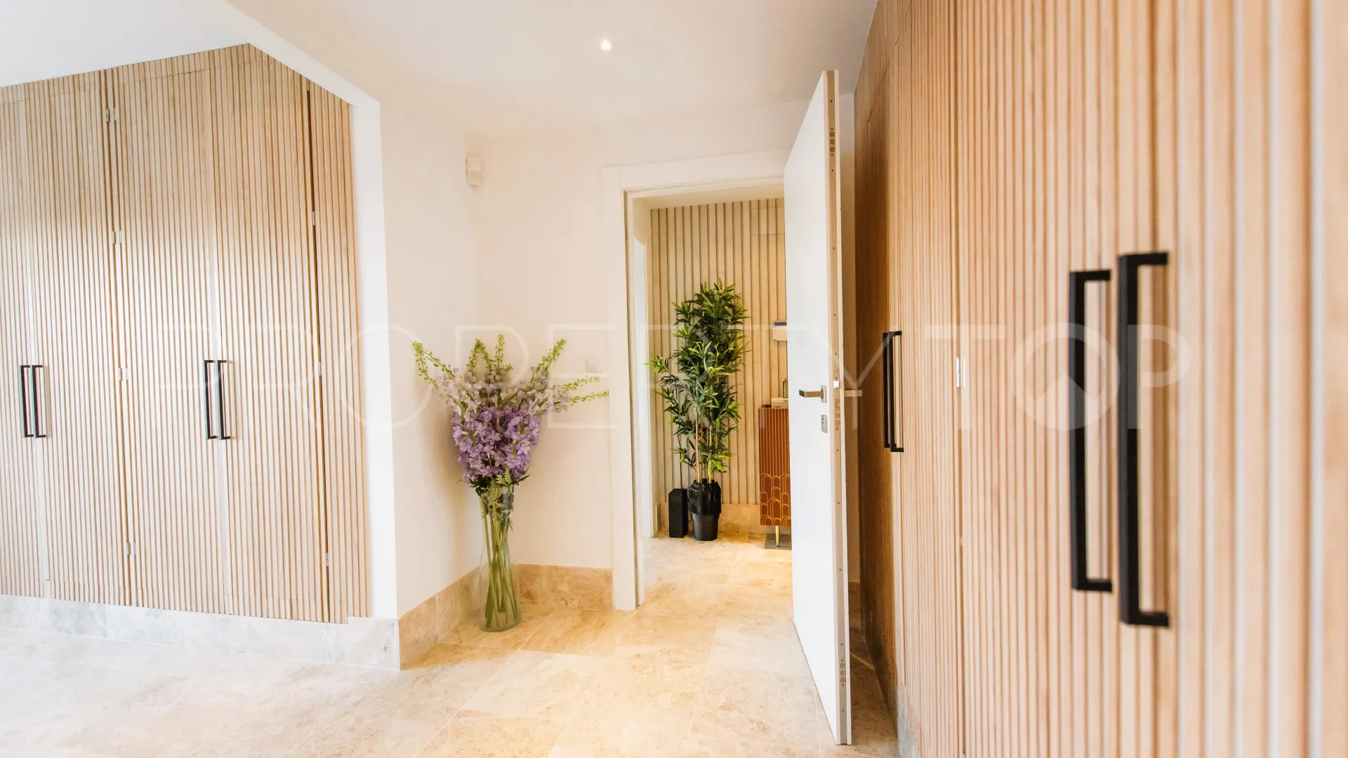 Ático en venta en Marbella Este de 3 dormitorios