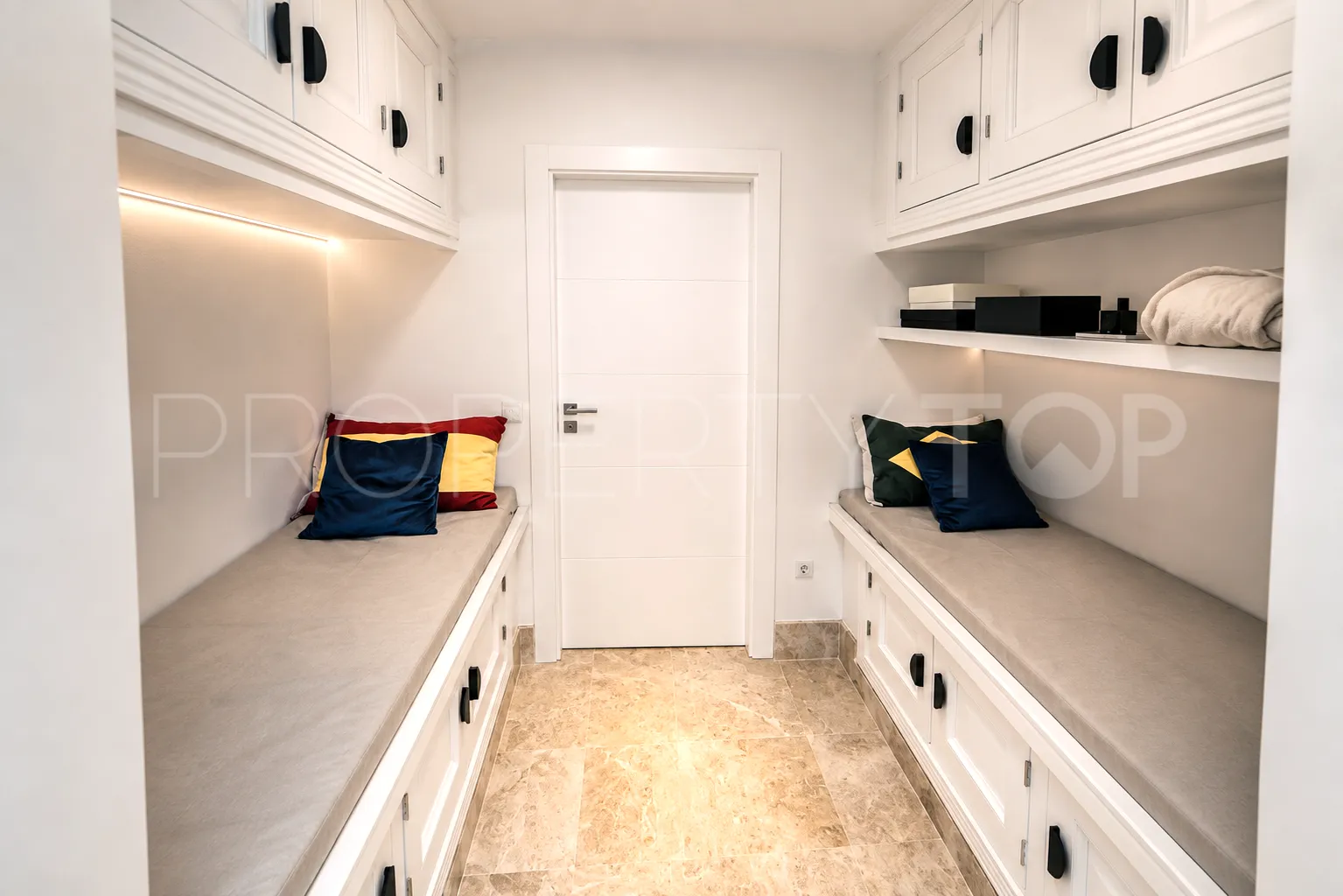 Ático en venta en Marbella Este de 3 dormitorios