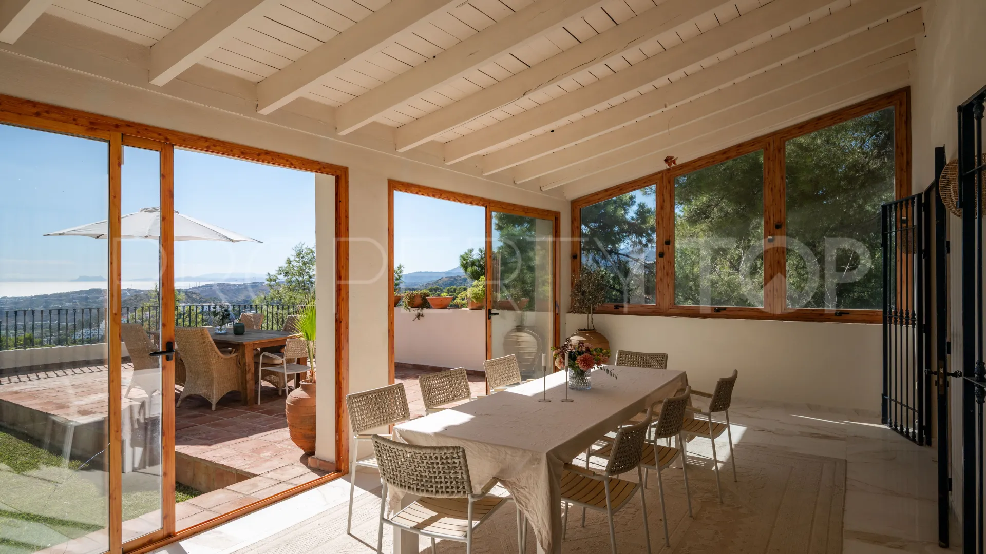 For sale villa in El Madroñal with 4 bedrooms