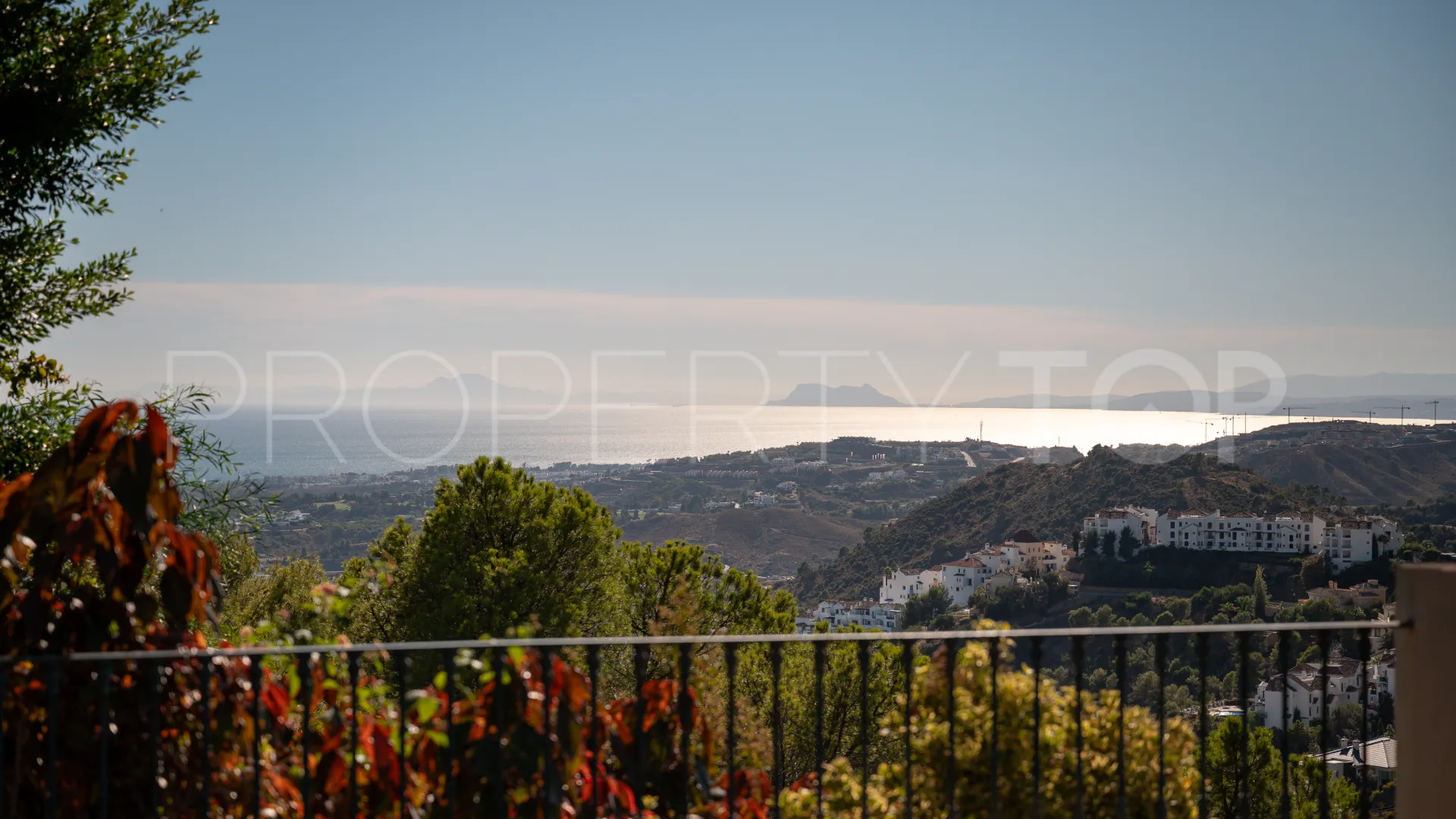 For sale villa in El Madroñal with 4 bedrooms