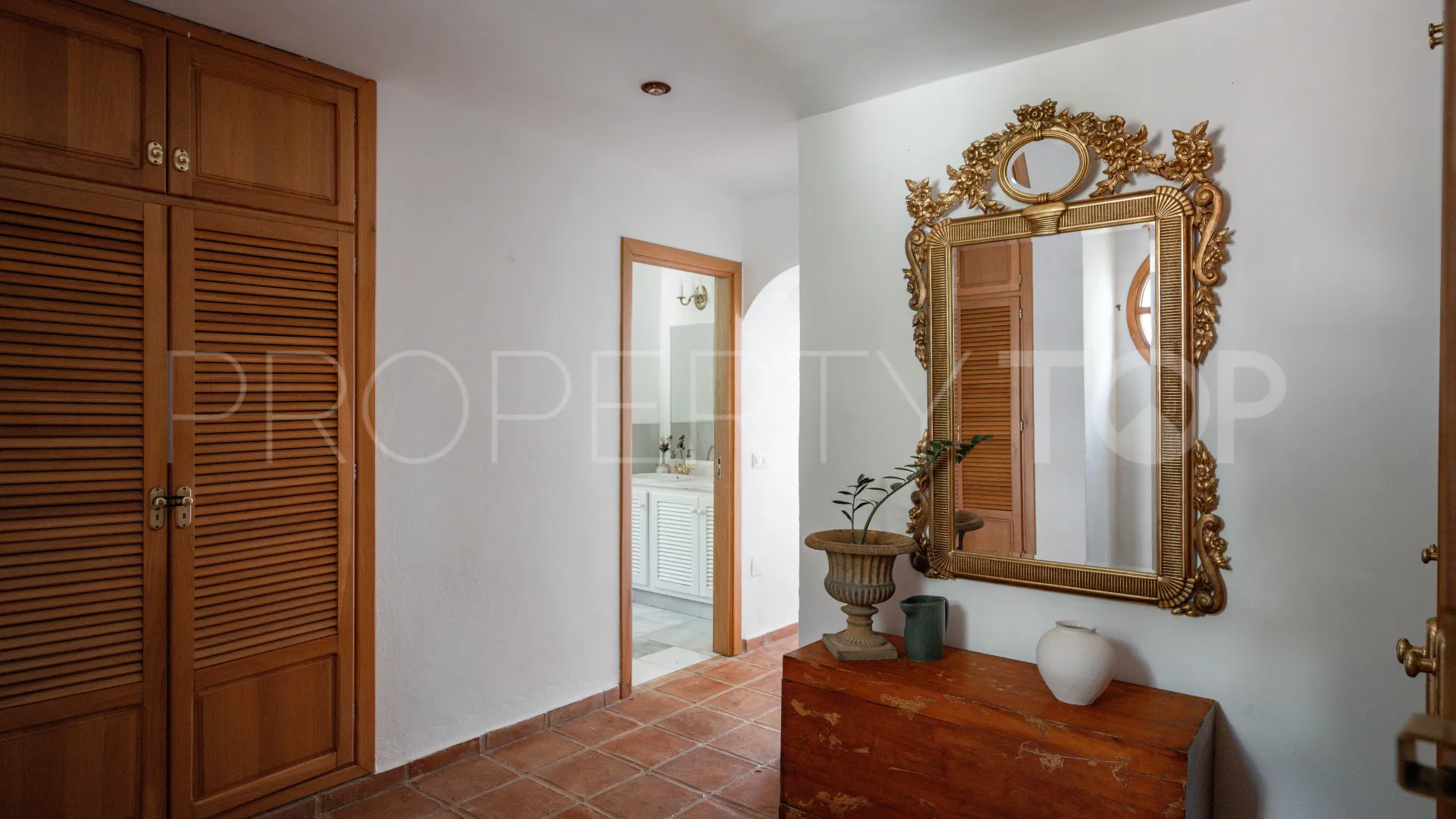 For sale villa in El Madroñal with 4 bedrooms