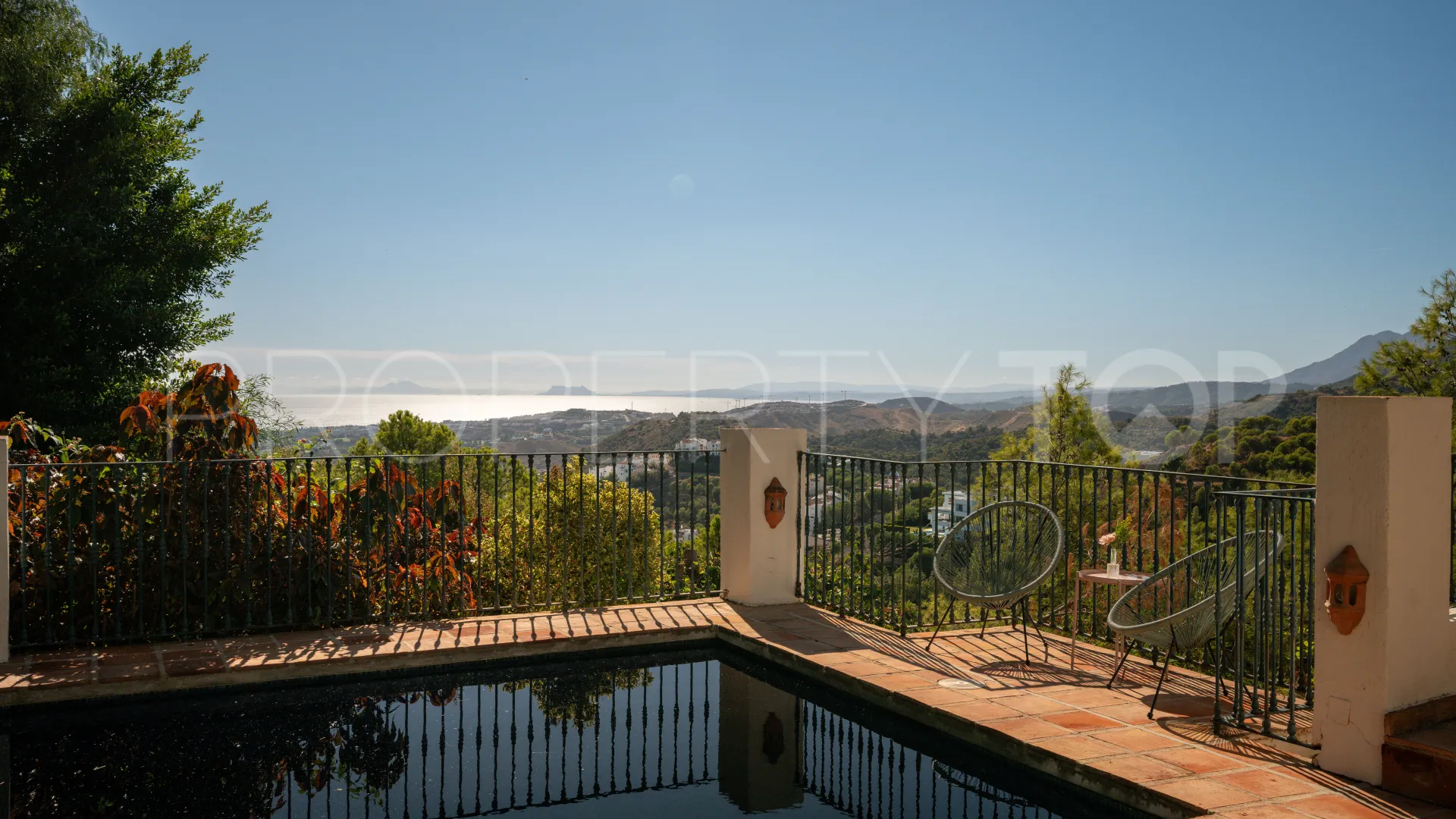 For sale villa in El Madroñal with 4 bedrooms