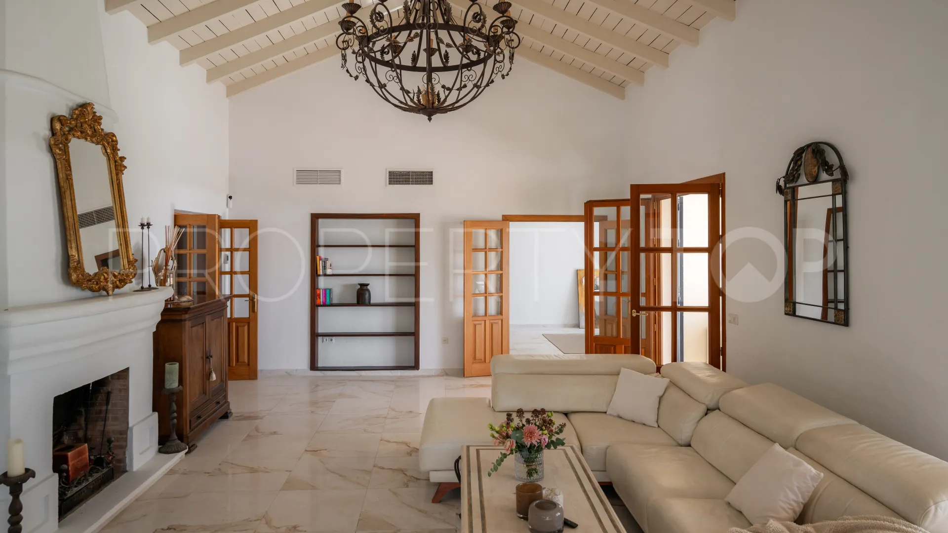 For sale villa in El Madroñal with 4 bedrooms
