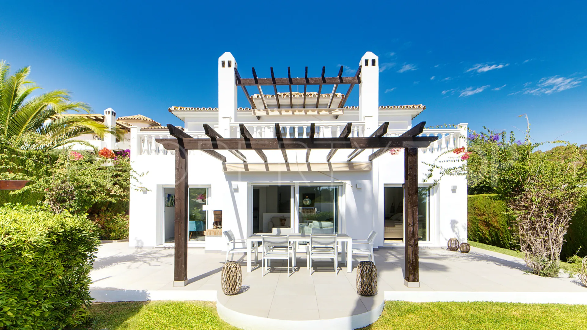 Se vende villa con 3 dormitorios en Calahonda