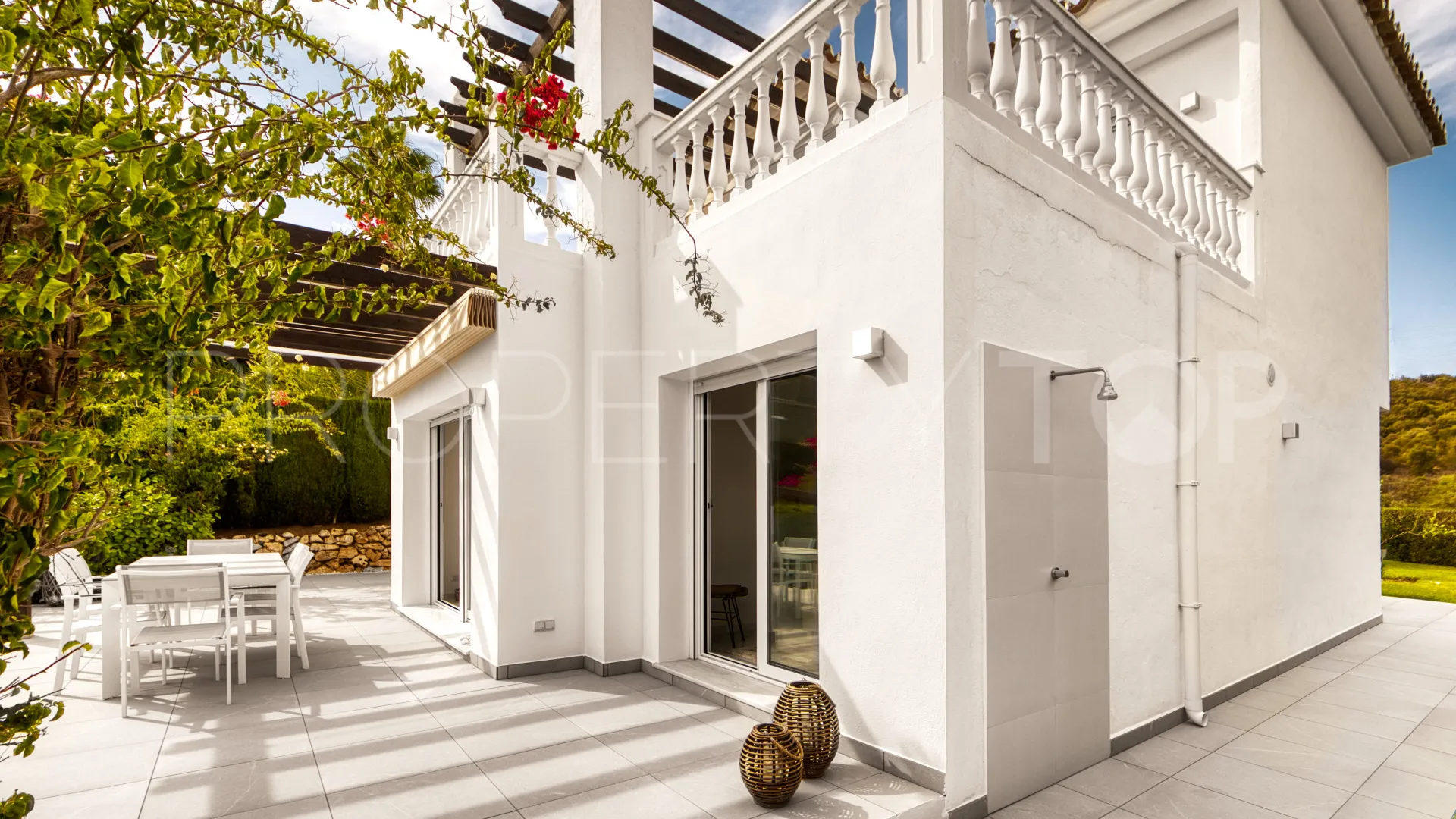 Se vende villa con 3 dormitorios en Calahonda