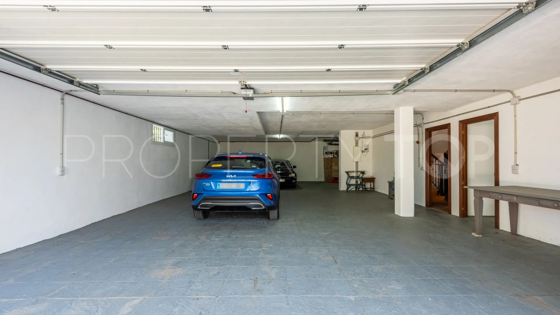 Buy villa with 4 bedrooms in Atalaya