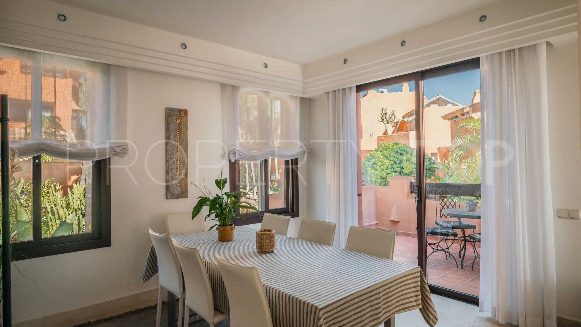 4 bedrooms Nueva Andalucia duplex penthouse for sale
