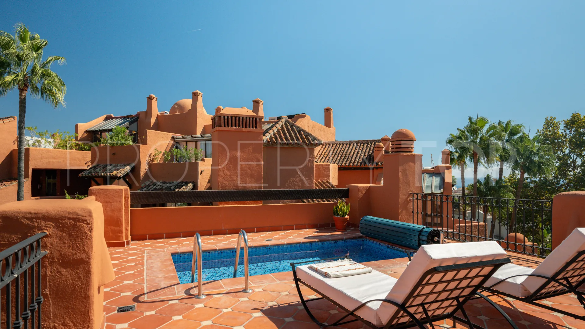 4 bedrooms Nueva Andalucia duplex penthouse for sale