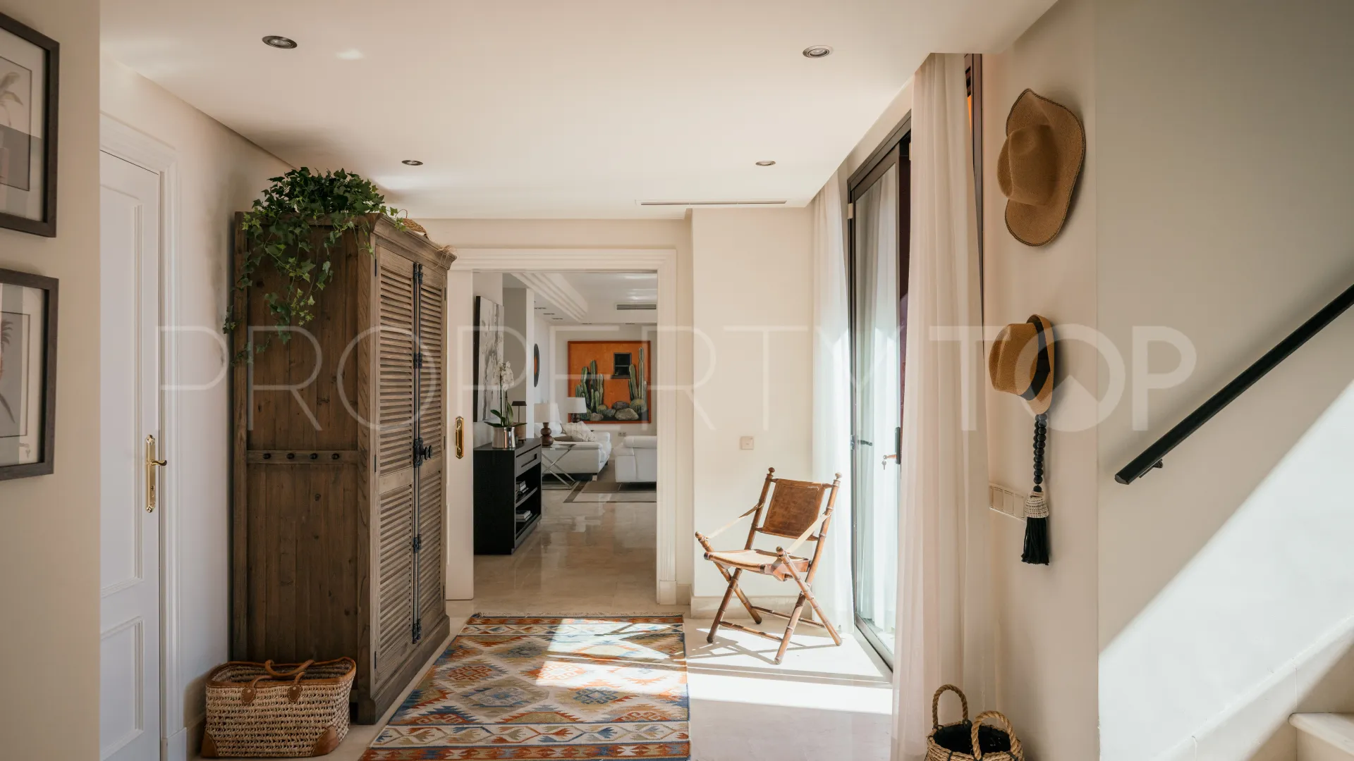 4 bedrooms Nueva Andalucia duplex penthouse for sale