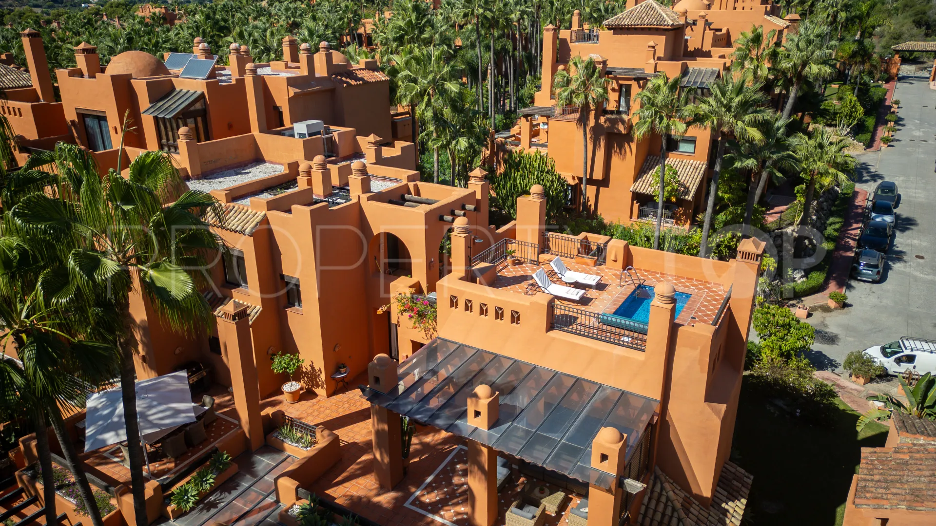 4 bedrooms Nueva Andalucia duplex penthouse for sale