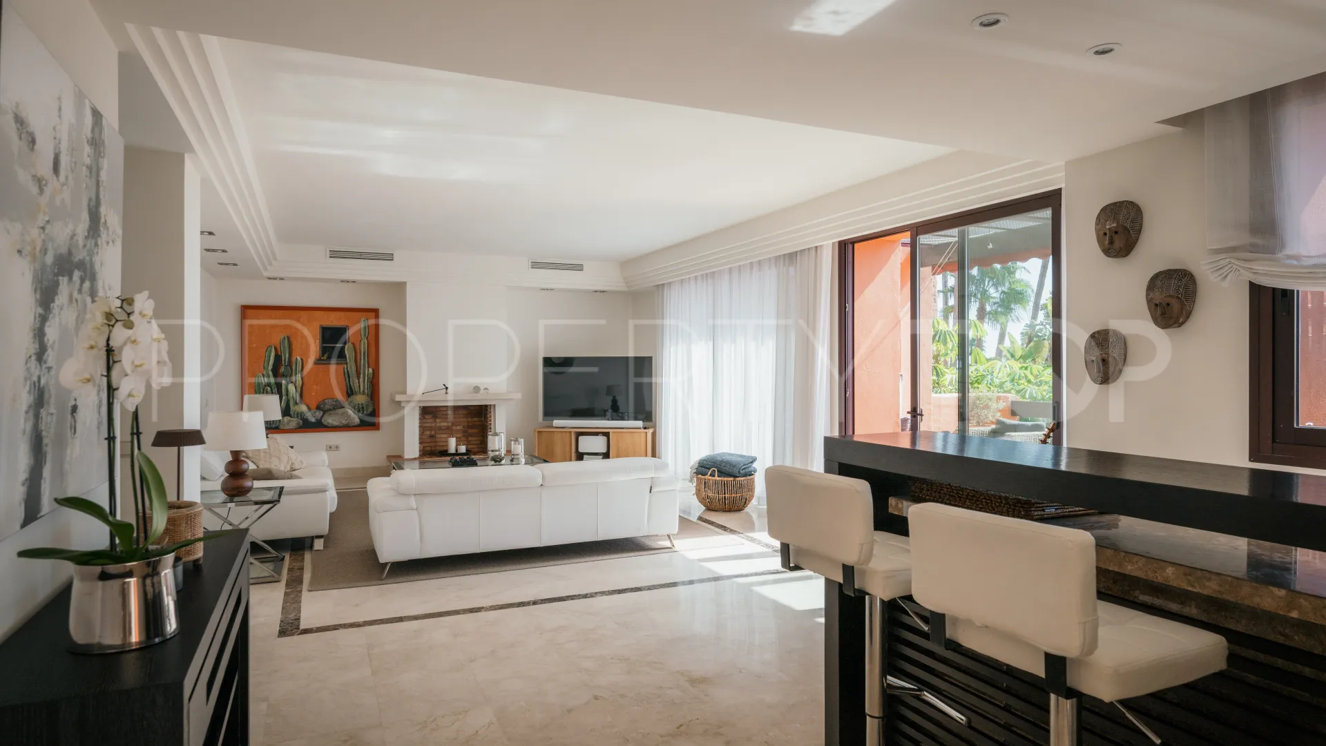 4 bedrooms Nueva Andalucia duplex penthouse for sale