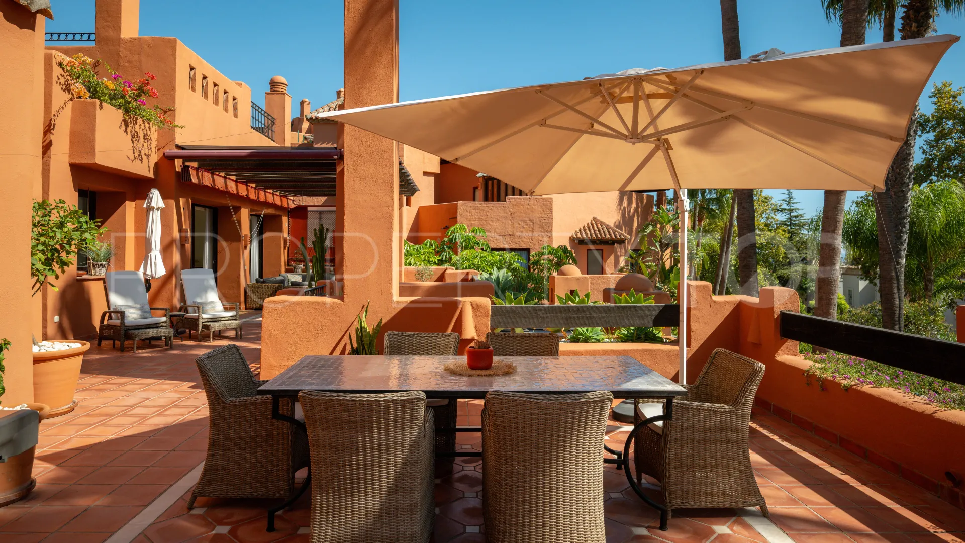 4 bedrooms Nueva Andalucia duplex penthouse for sale