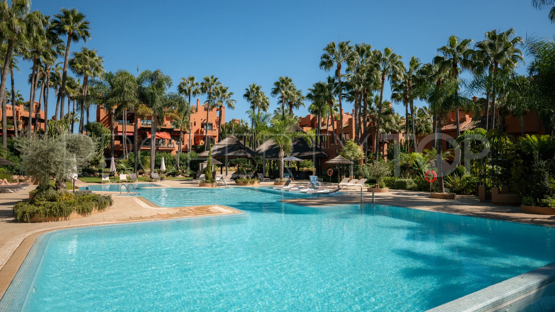 4 bedrooms Nueva Andalucia duplex penthouse for sale